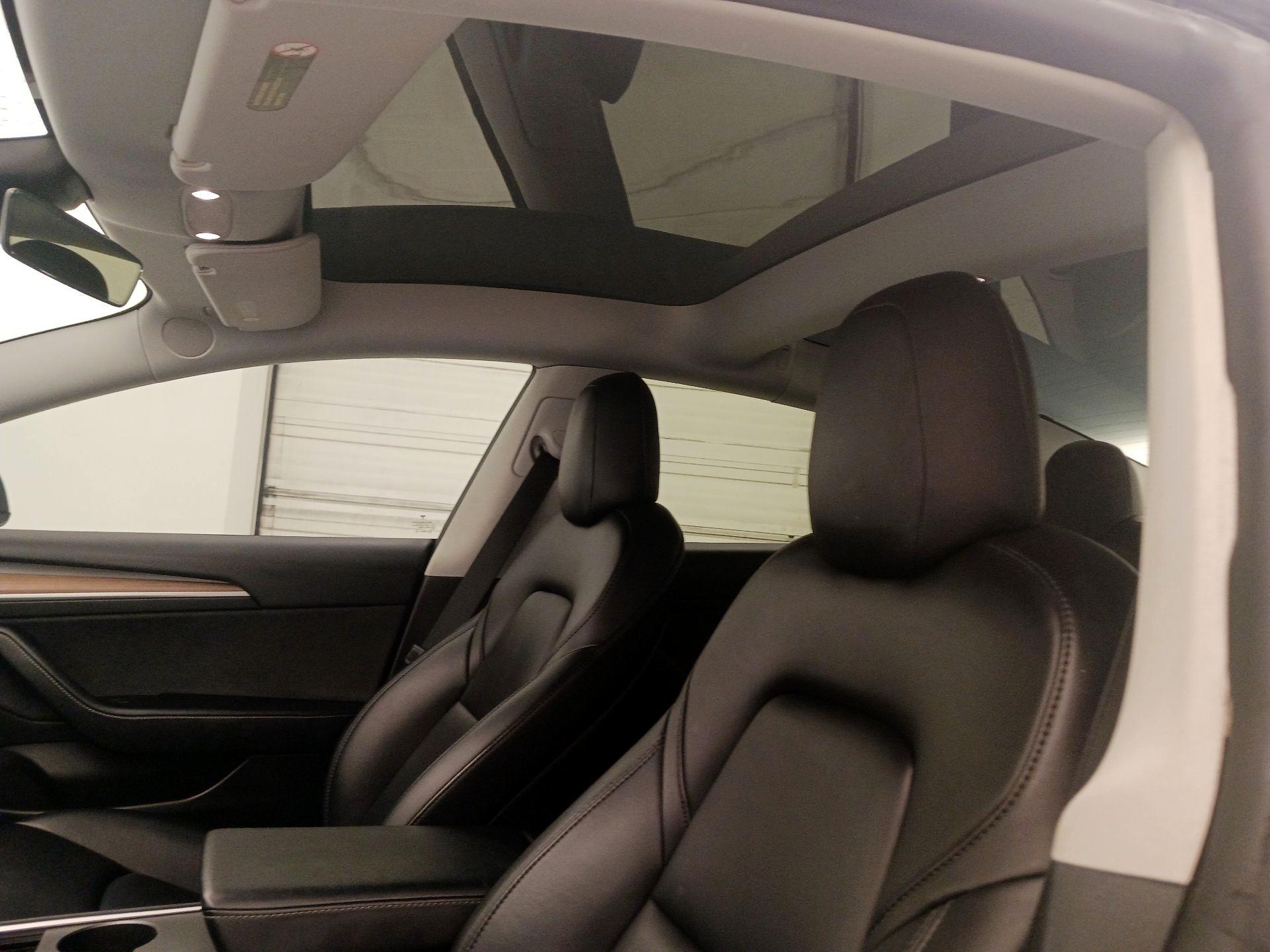 Thumbnail: 2022 Tesla Model 3 - 18