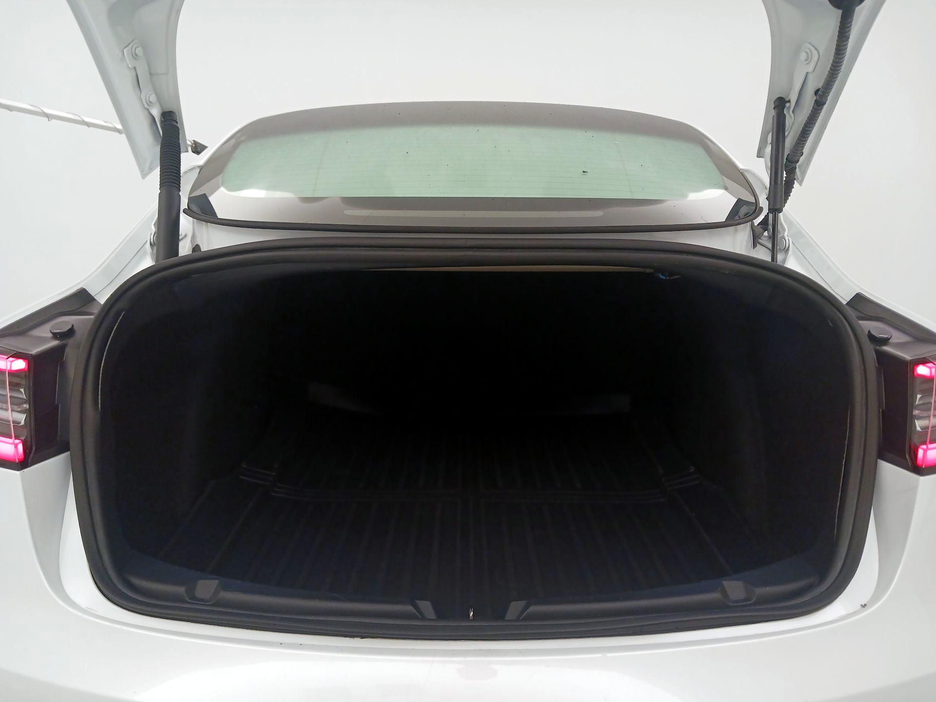 Thumbnail: 2022 Tesla Model 3 - 20