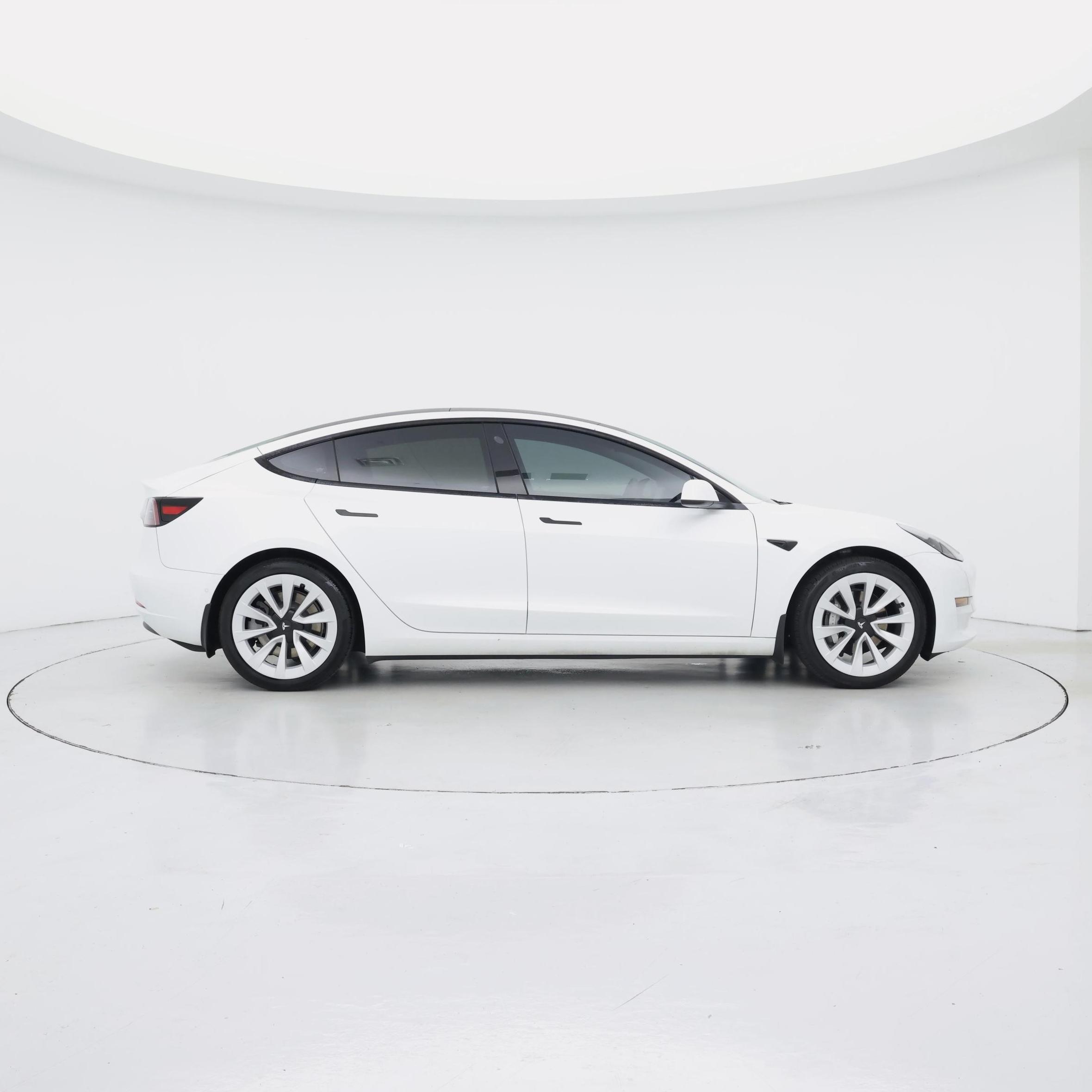 Thumbnail: 2022 Tesla Model 3 - 7