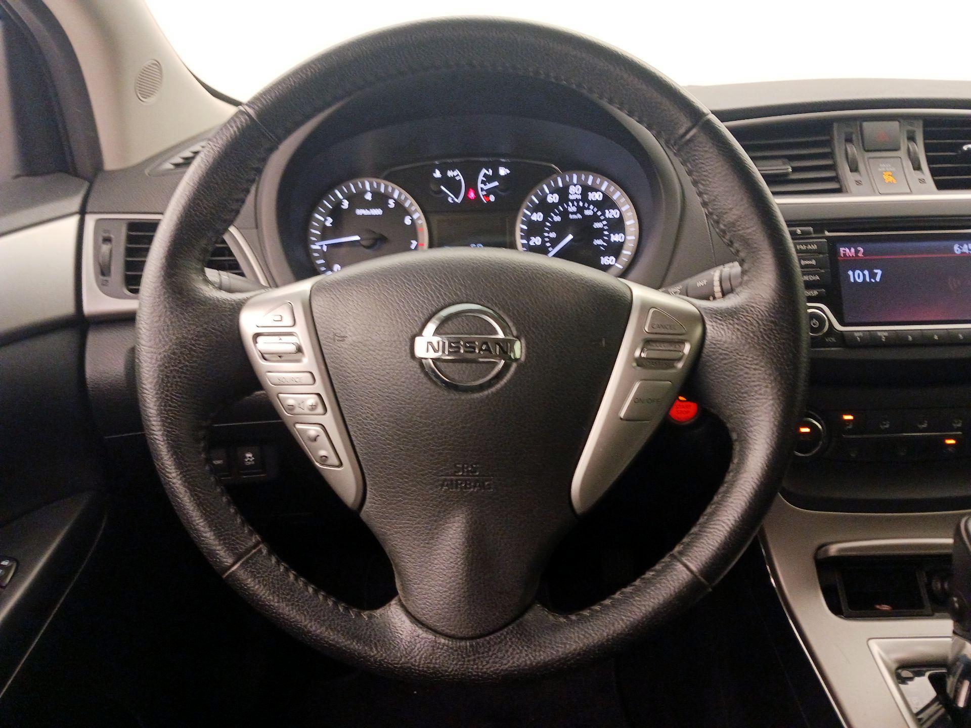 Thumbnail: 2015 Nissan Sentra - 10