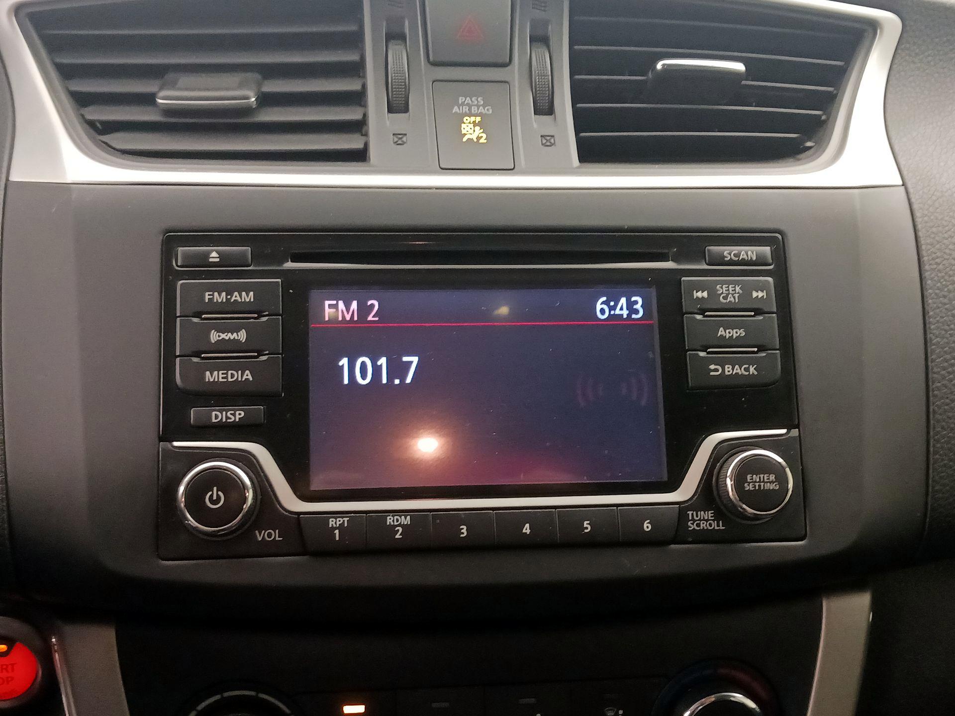 Thumbnail: 2015 Nissan Sentra - 15