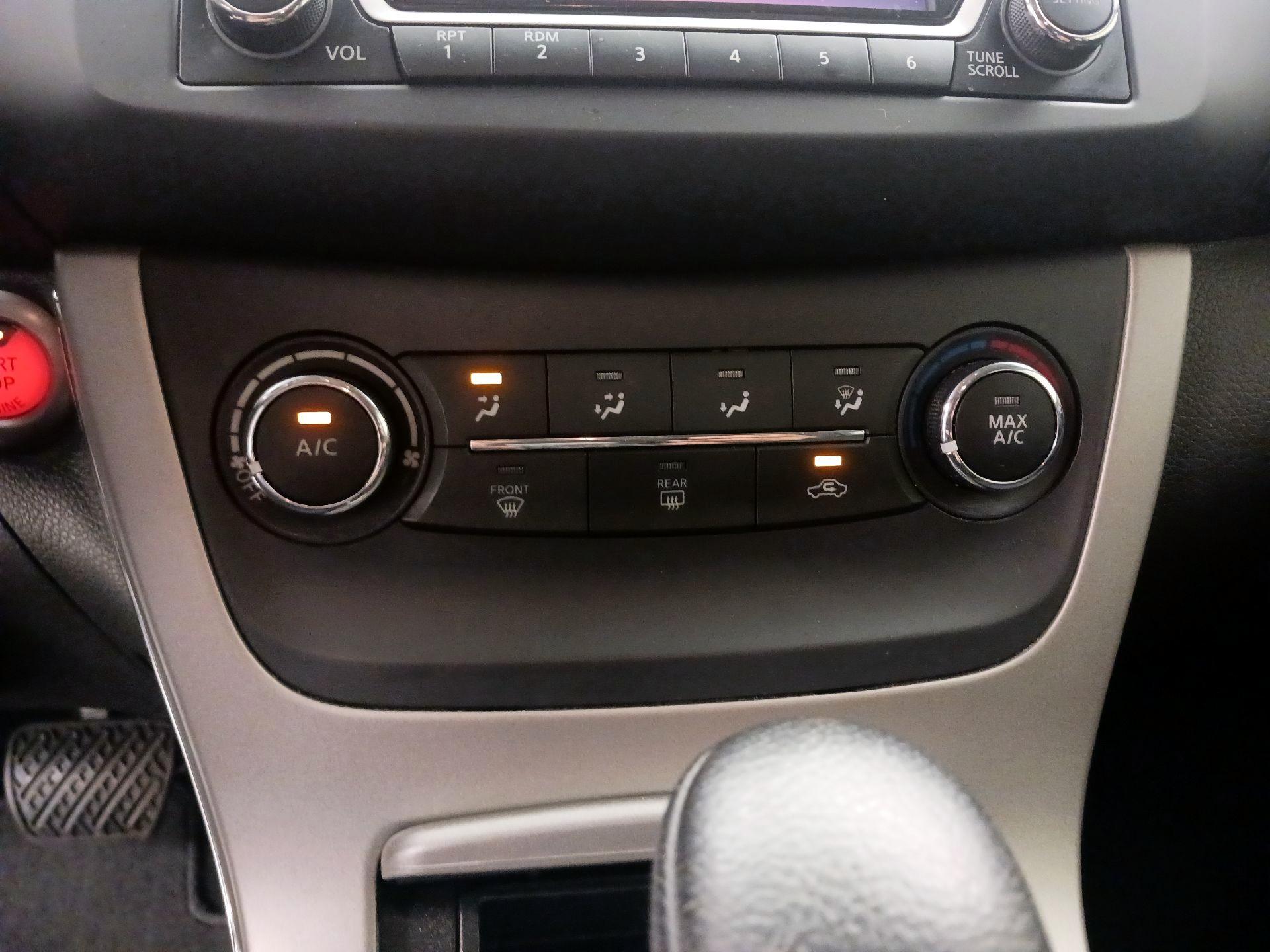 Thumbnail: 2015 Nissan Sentra - 16