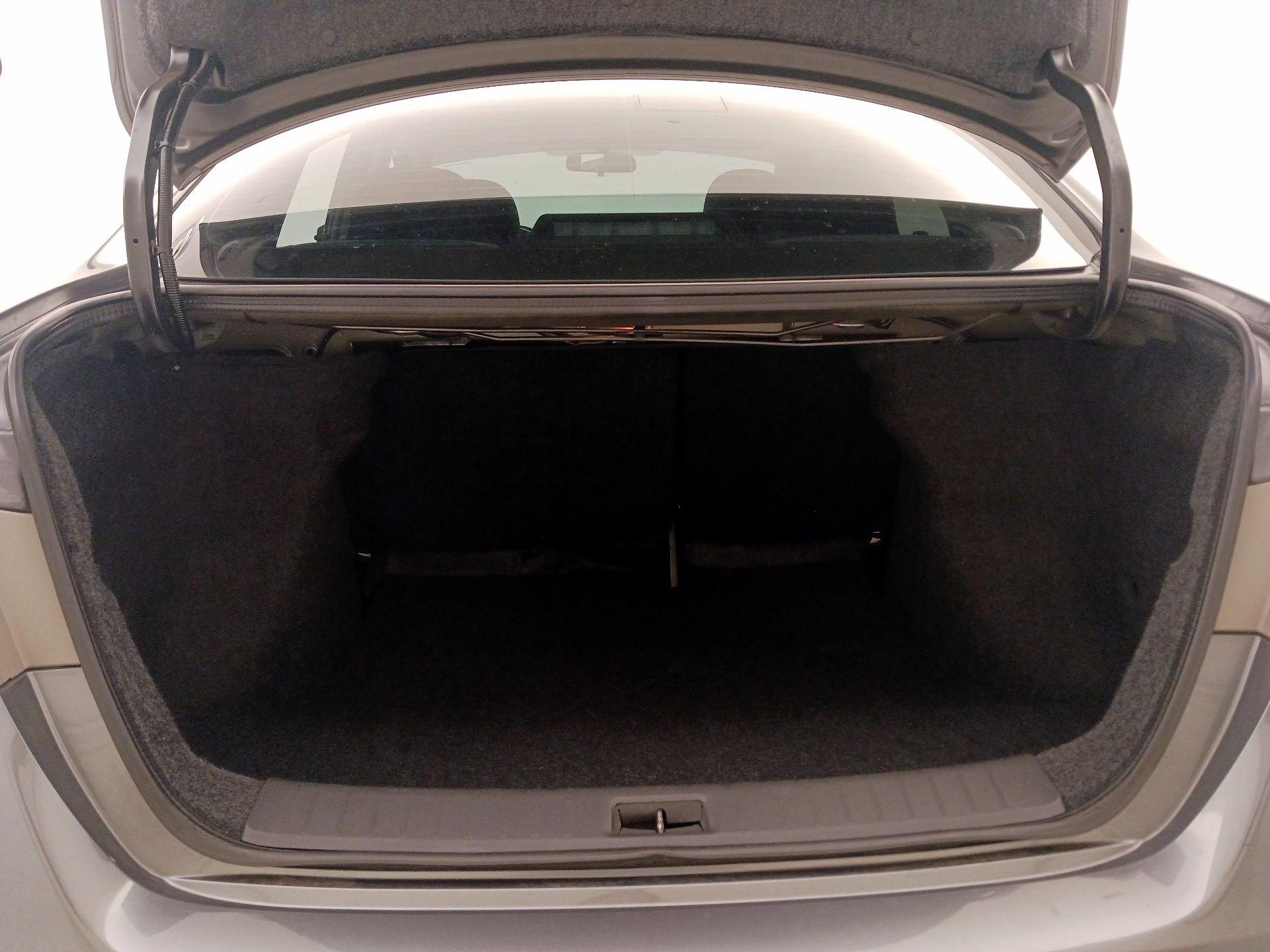 Thumbnail: 2015 Nissan Sentra - 20