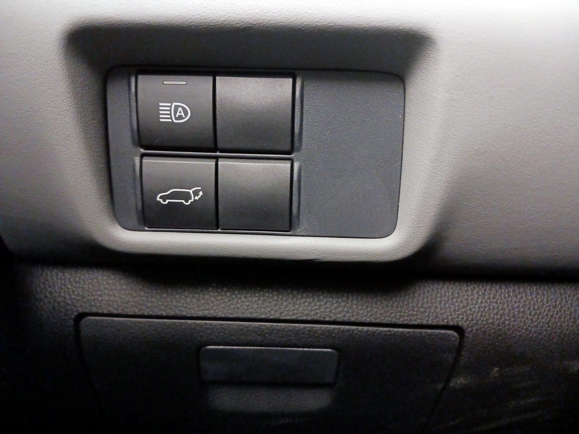 Thumbnail: 2020 Toyota Highlander - 13
