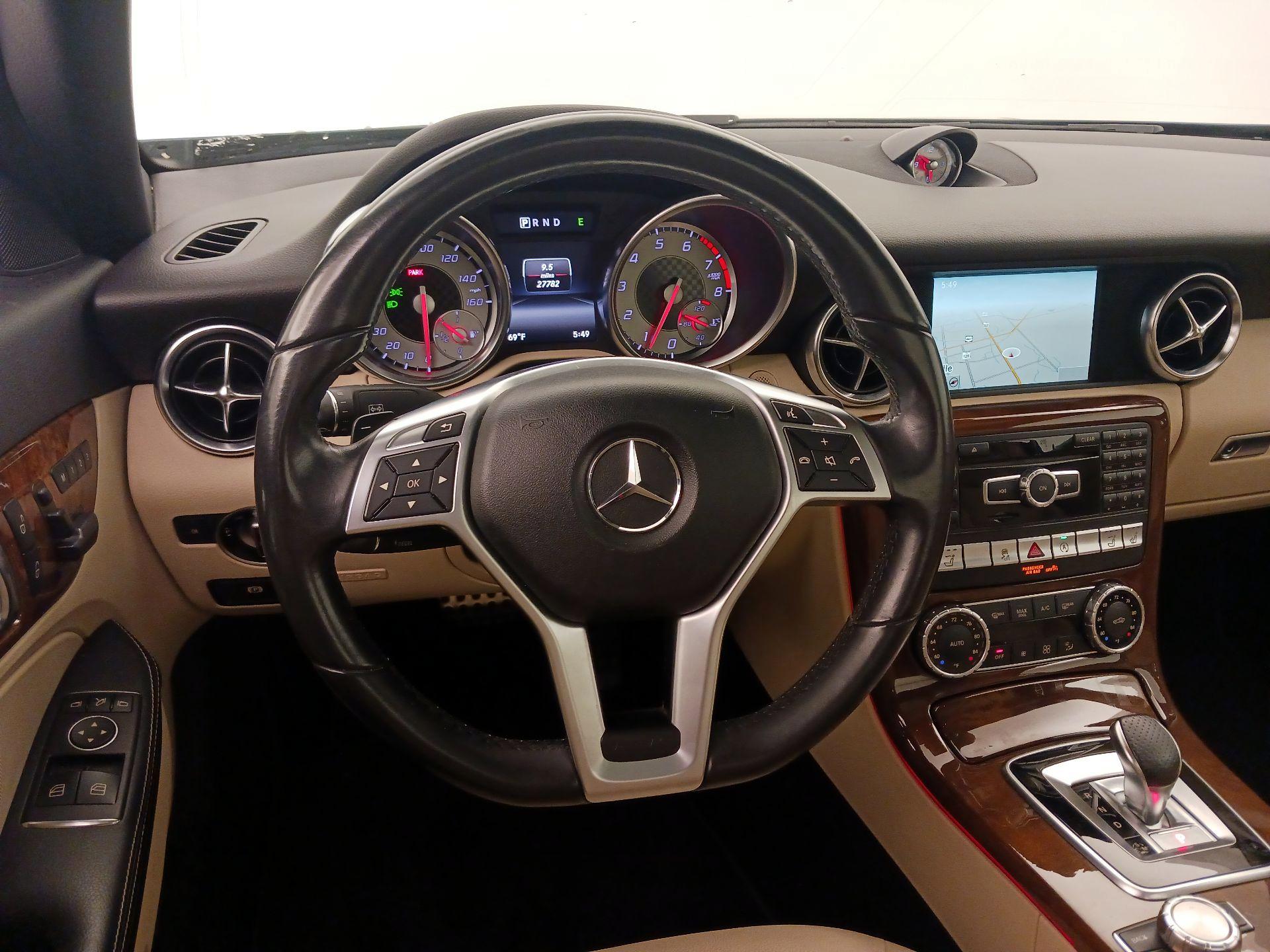 Thumbnail: 2016 Mercedes-Benz SLK - 10