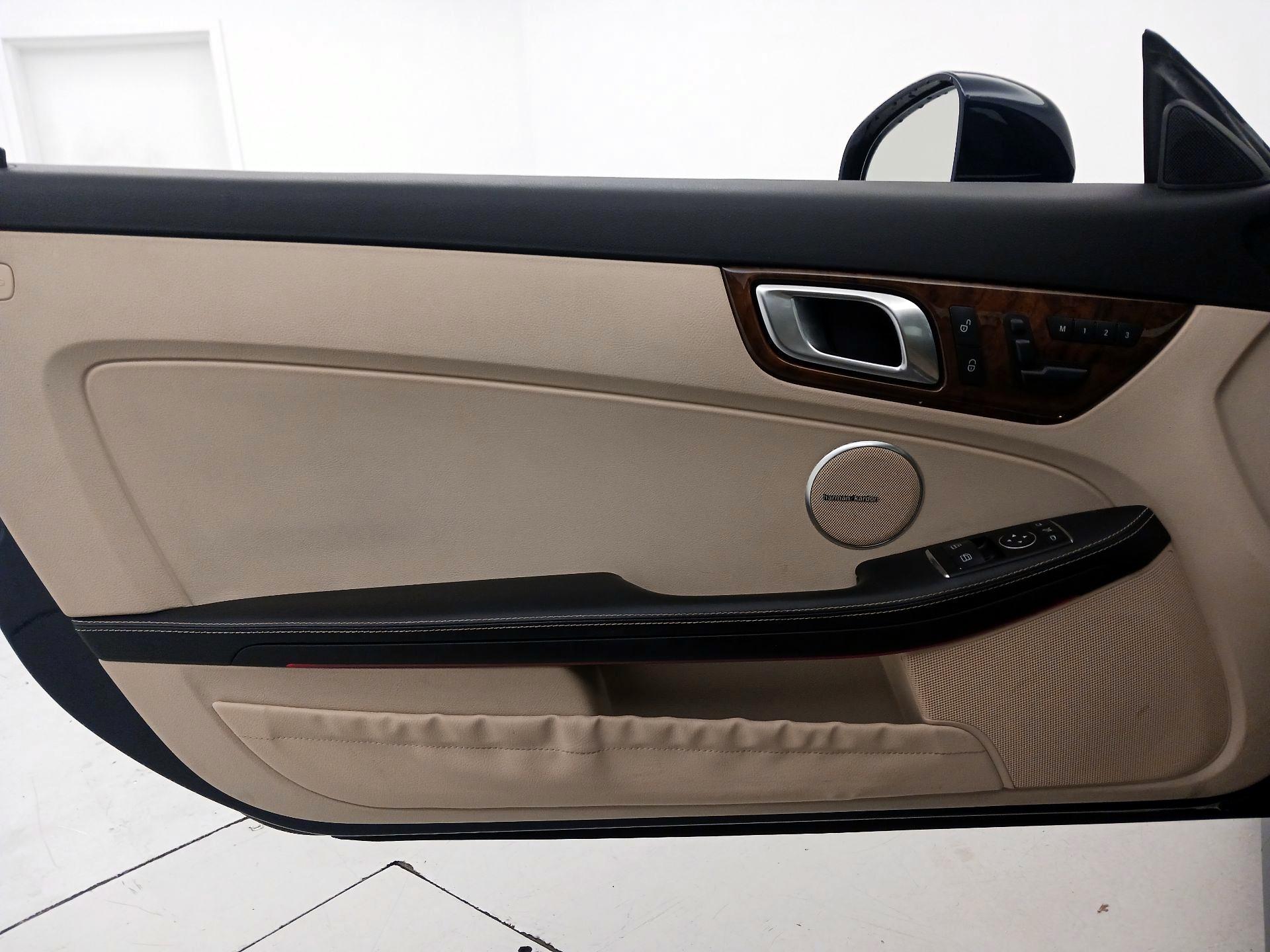 Thumbnail: 2016 Mercedes-Benz SLK - 12