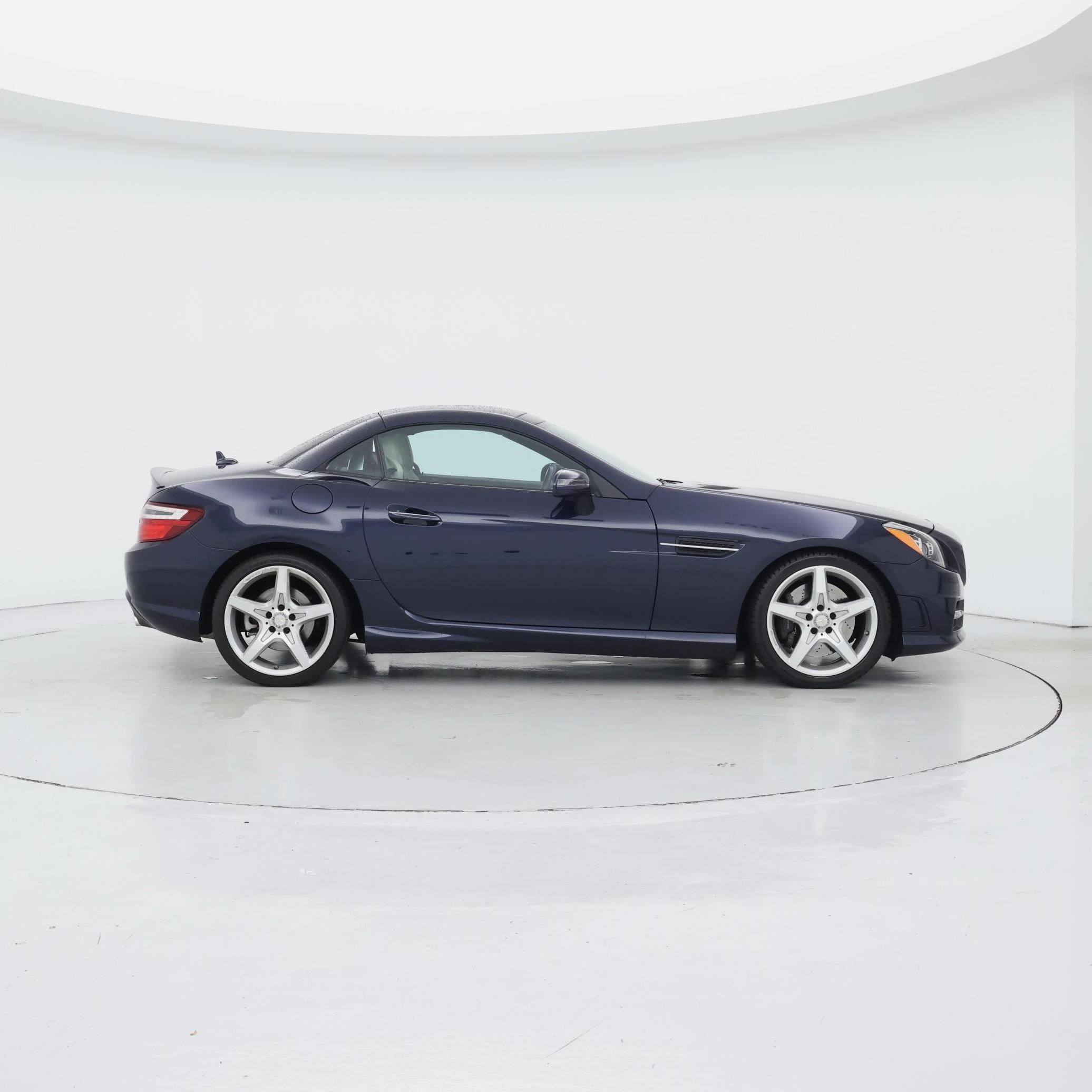 Thumbnail: 2016 Mercedes-Benz SLK - 7