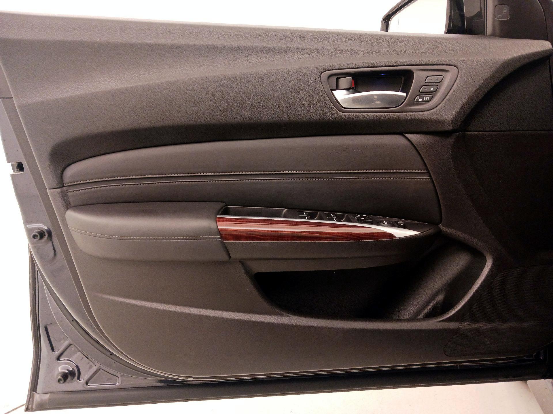 Thumbnail: 2015 Acura TLX - 12
