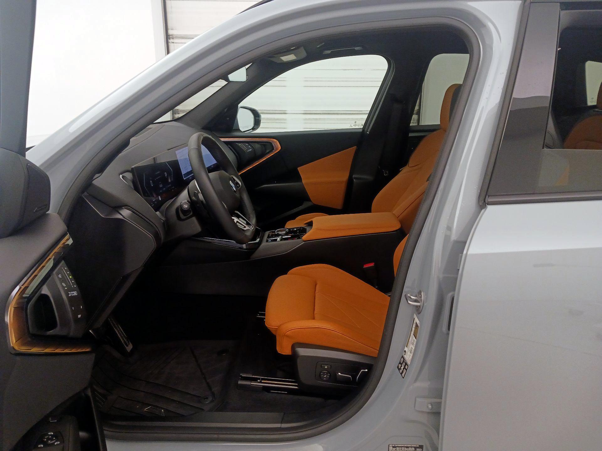 Thumbnail: 2025 BMW X3 - 11