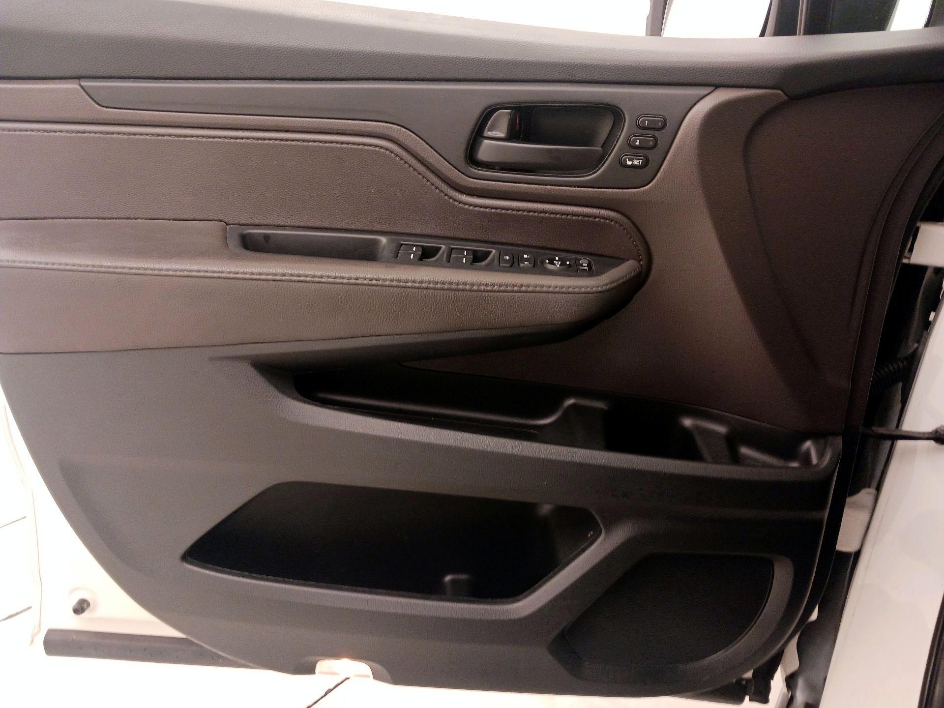 Thumbnail: 2019 Honda Odyssey - 12