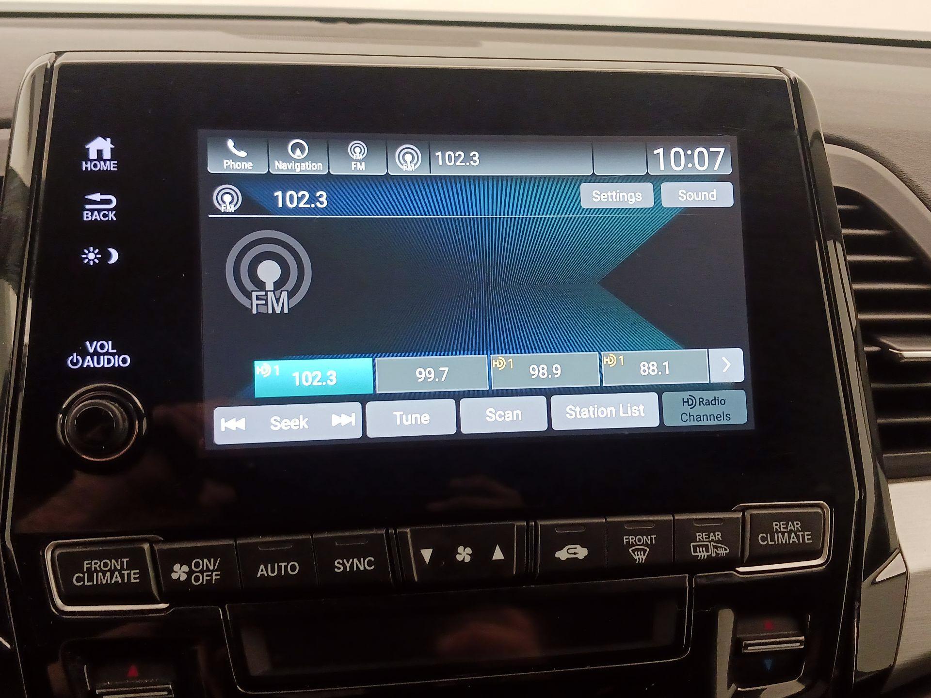 Thumbnail: 2019 Honda Odyssey - 16