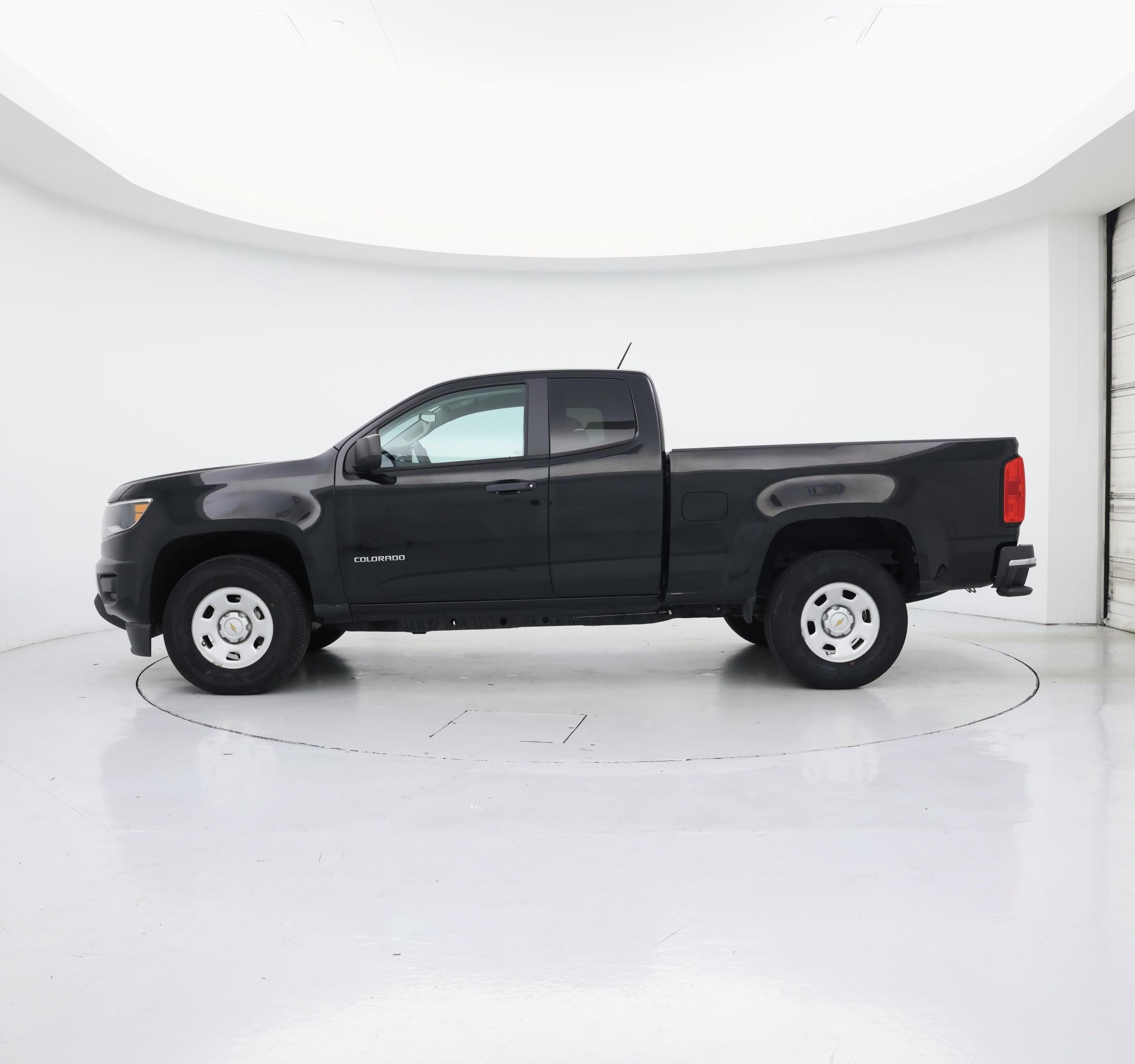 Thumbnail: 2020 Chevrolet Colorado - 3