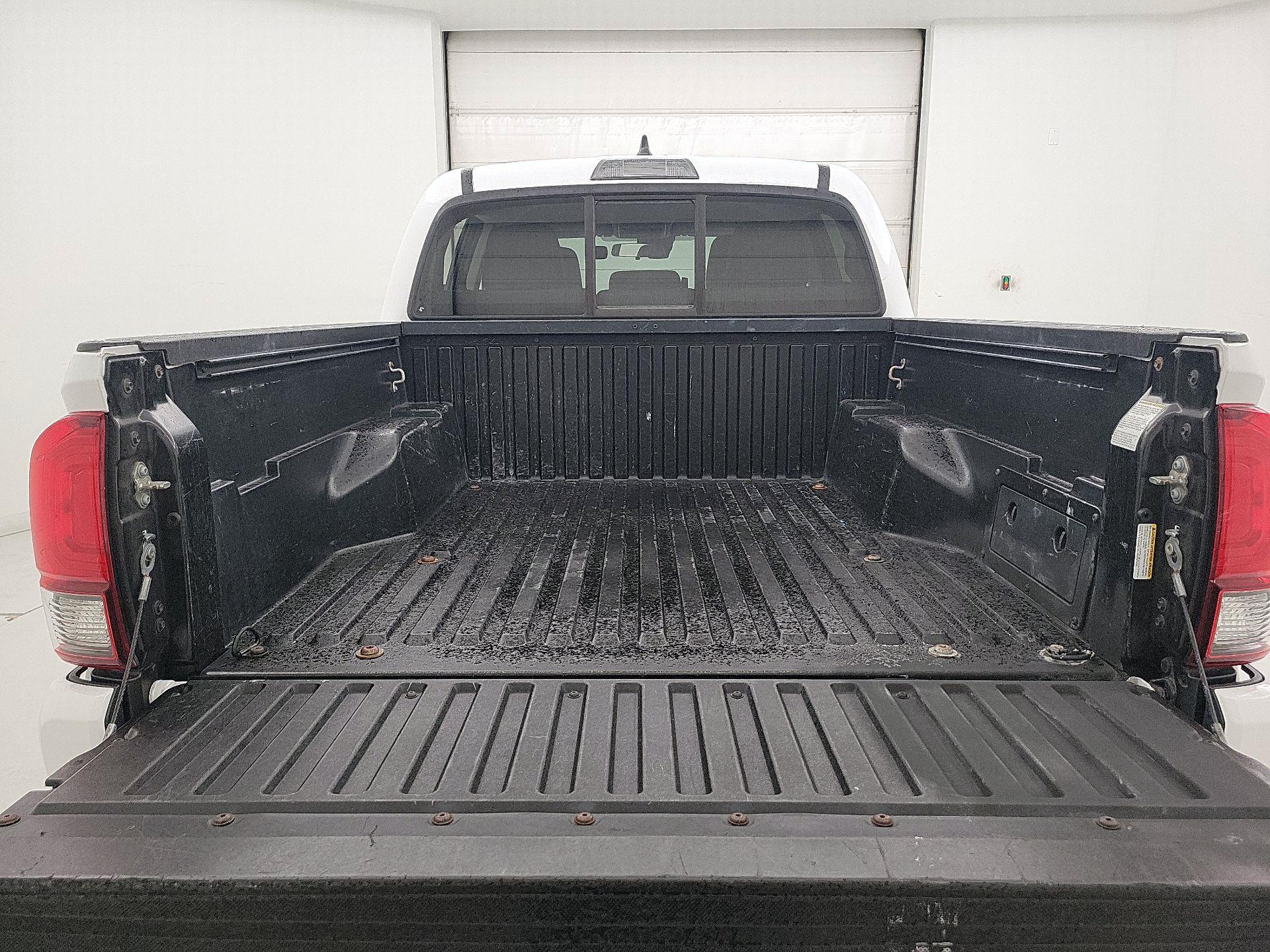 Thumbnail: 2019 Toyota Tacoma - 20