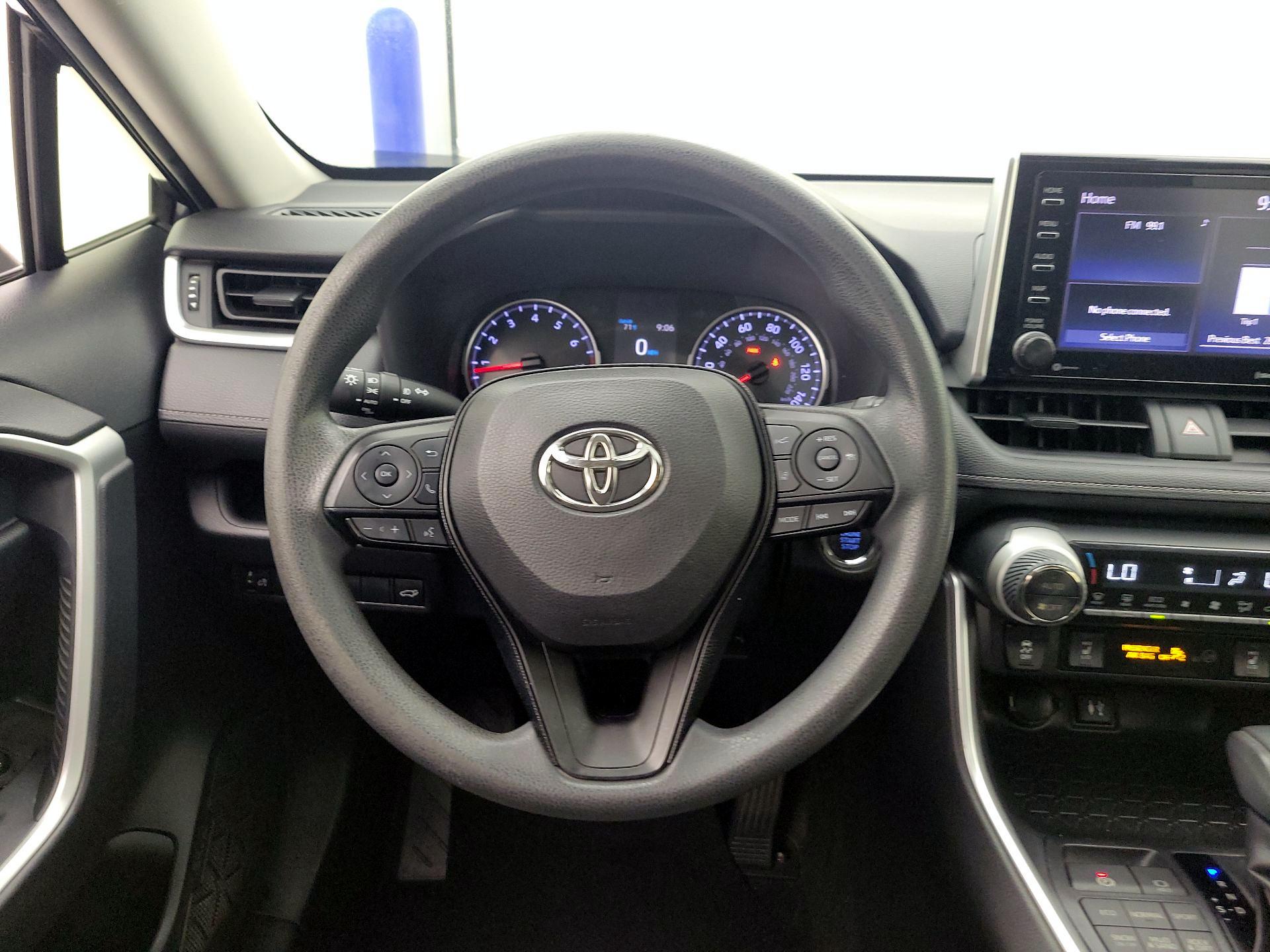 Thumbnail: 2019 Toyota RAV4 - 10