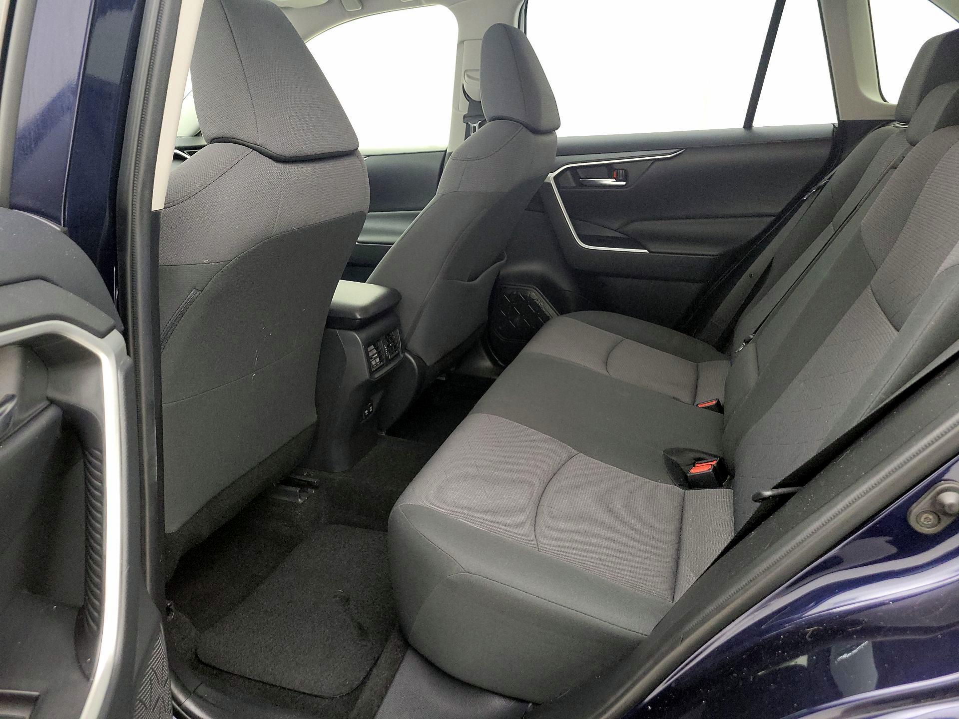 Thumbnail: 2019 Toyota RAV4 - 19