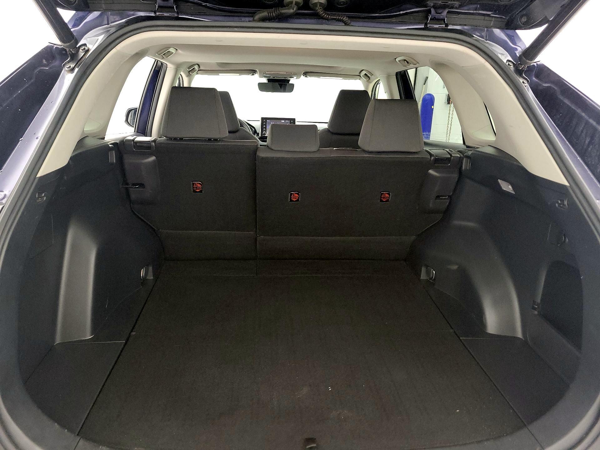 Thumbnail: 2019 Toyota RAV4 - 20