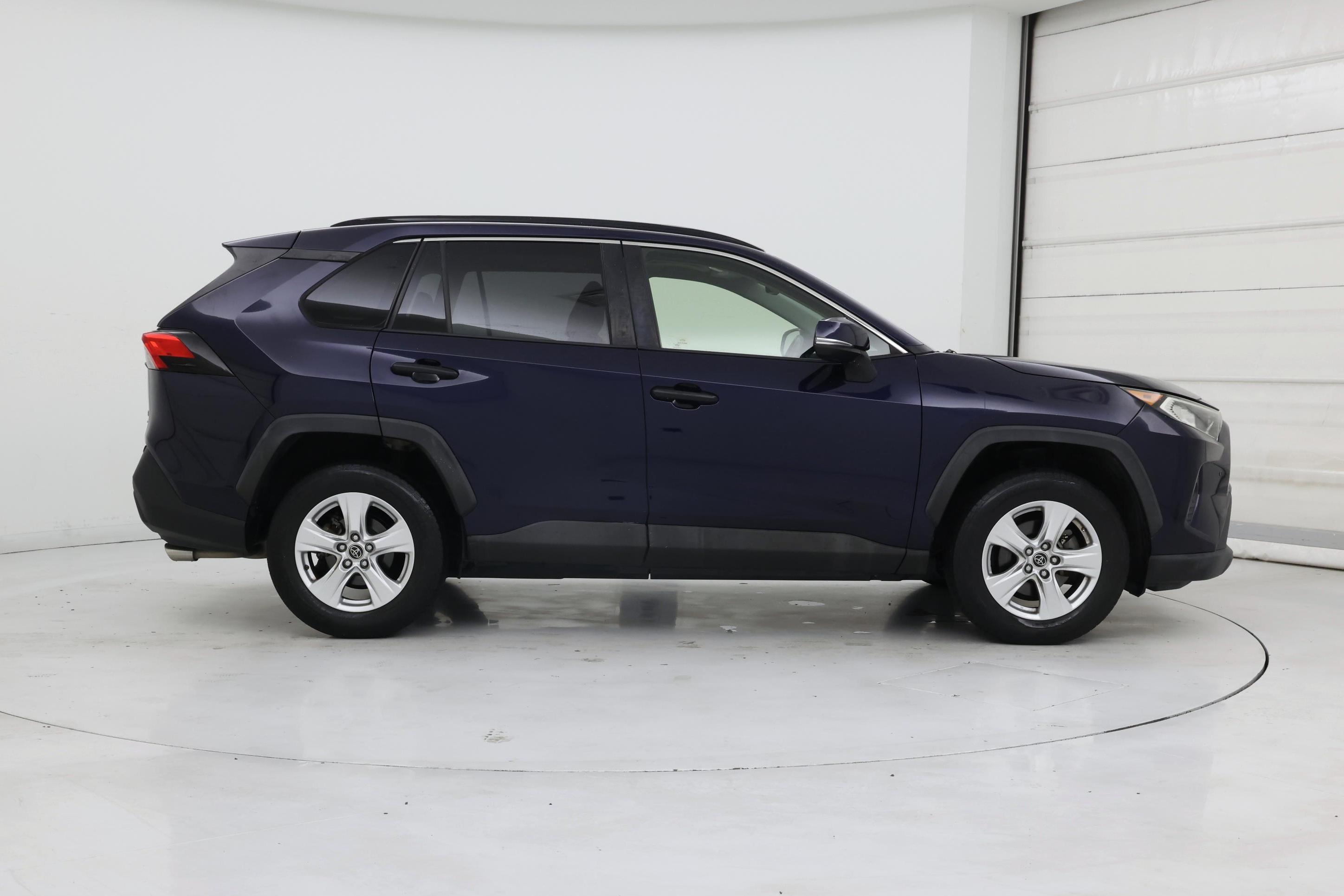 Thumbnail: 2019 Toyota RAV4 - 7