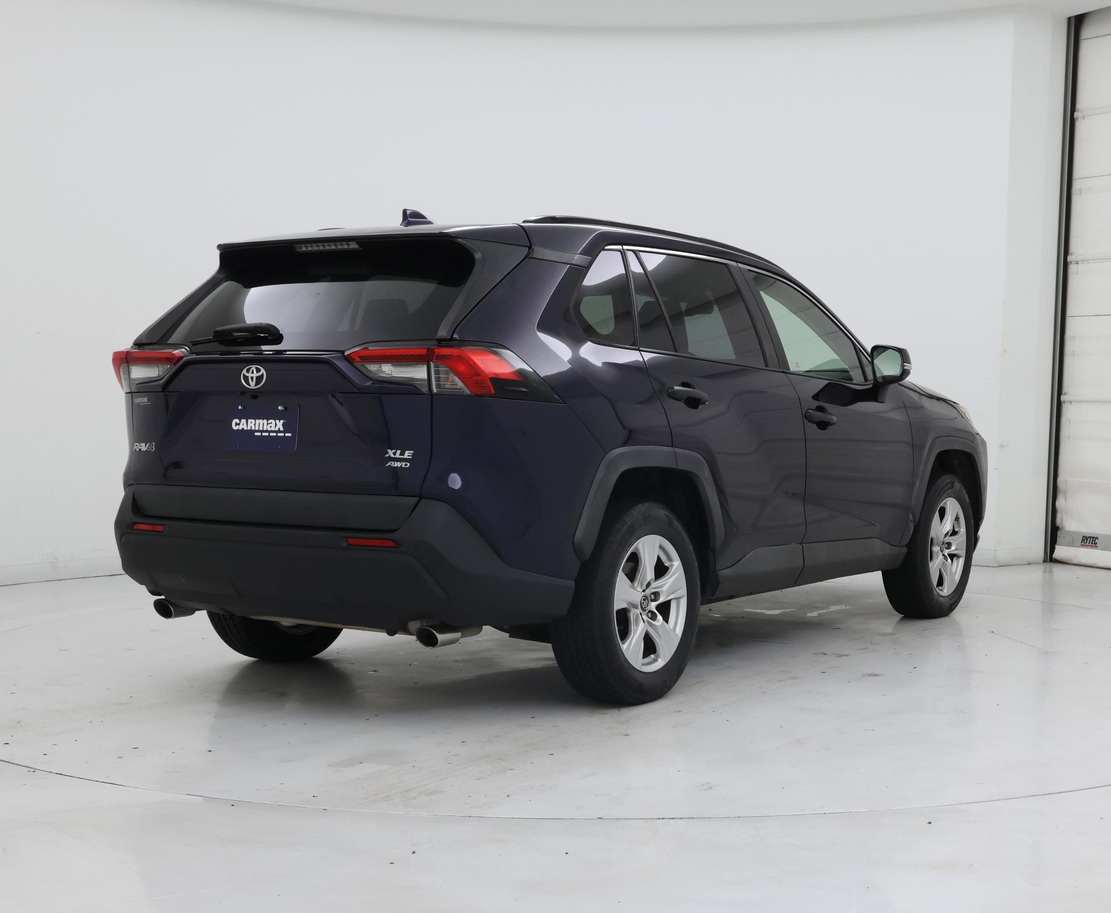 Thumbnail: 2019 Toyota RAV4 - 8