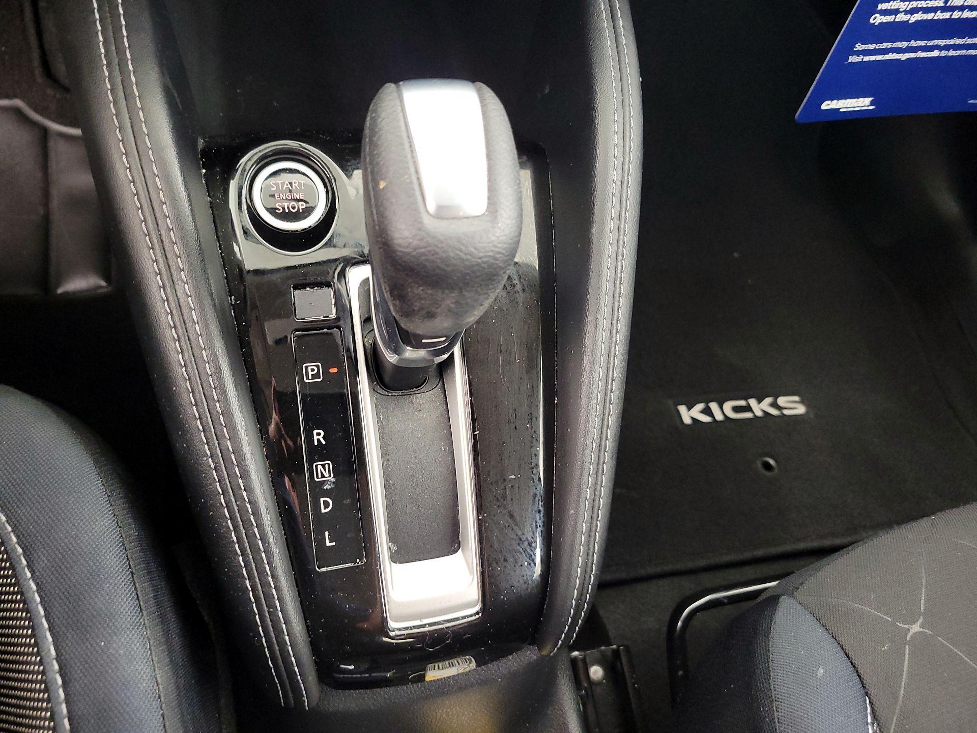 Thumbnail: 2018 Nissan Kicks - 17