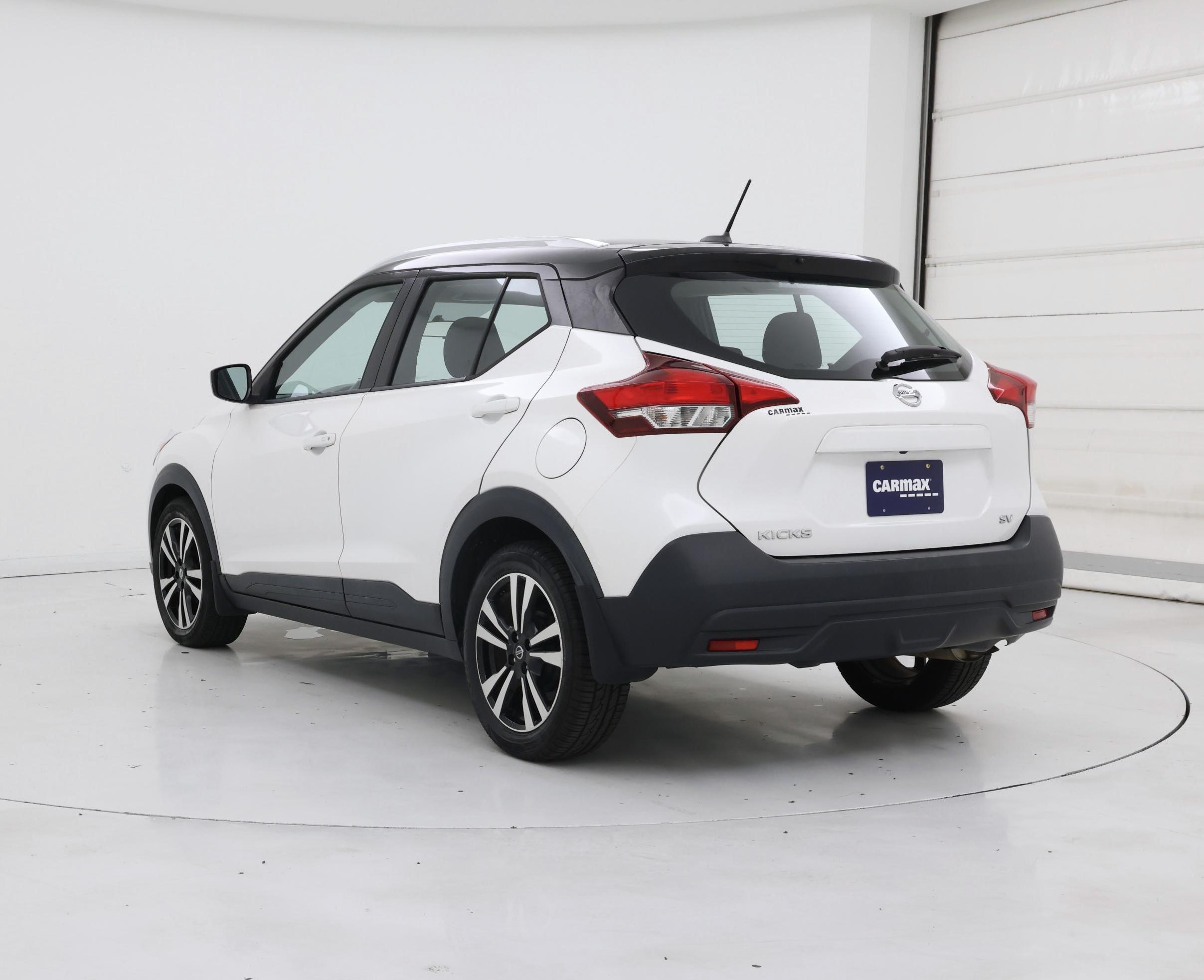 Thumbnail: 2018 Nissan Kicks - 2