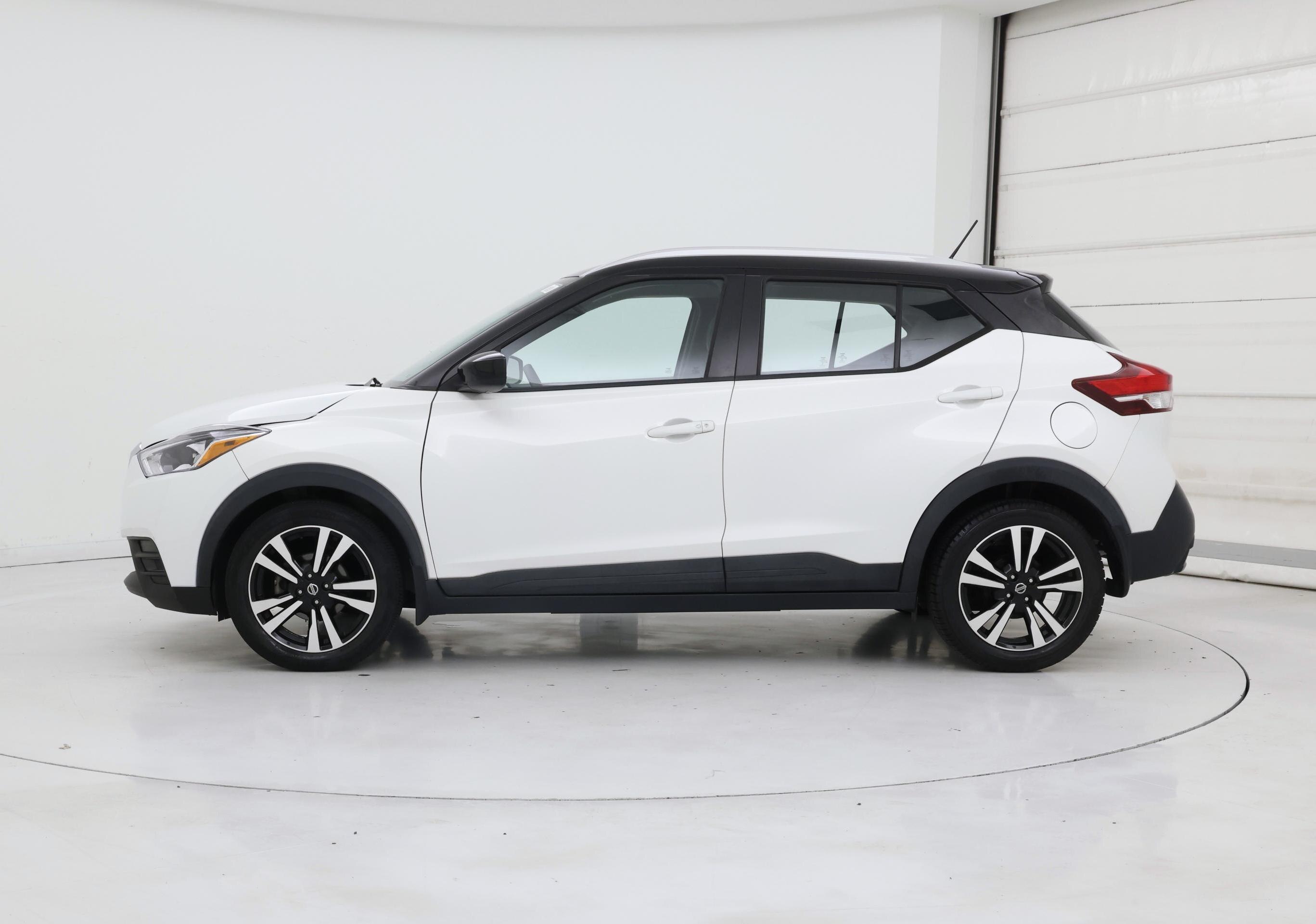 Thumbnail: 2018 Nissan Kicks - 3