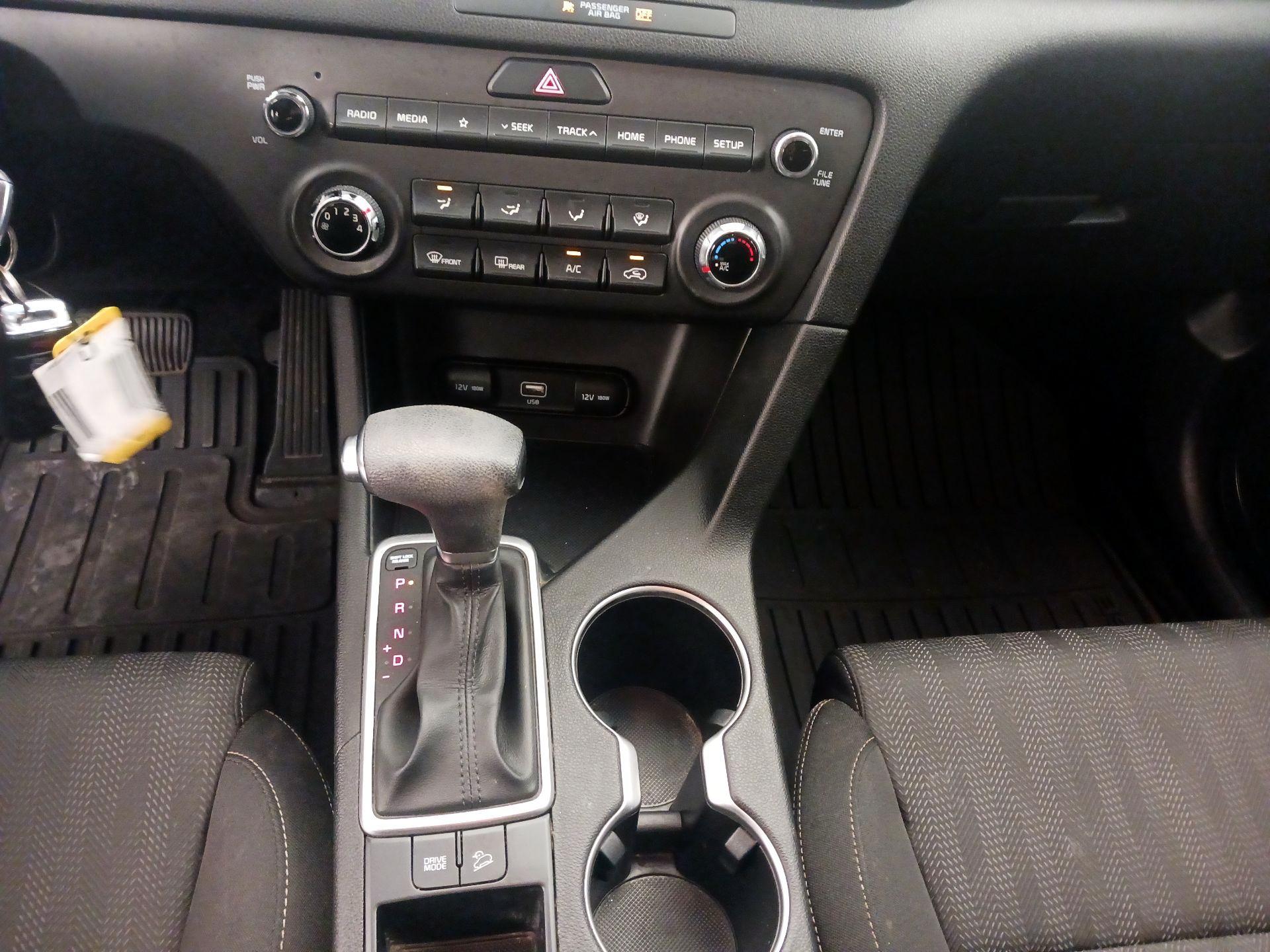 Thumbnail: 2020 Kia Sportage - 17
