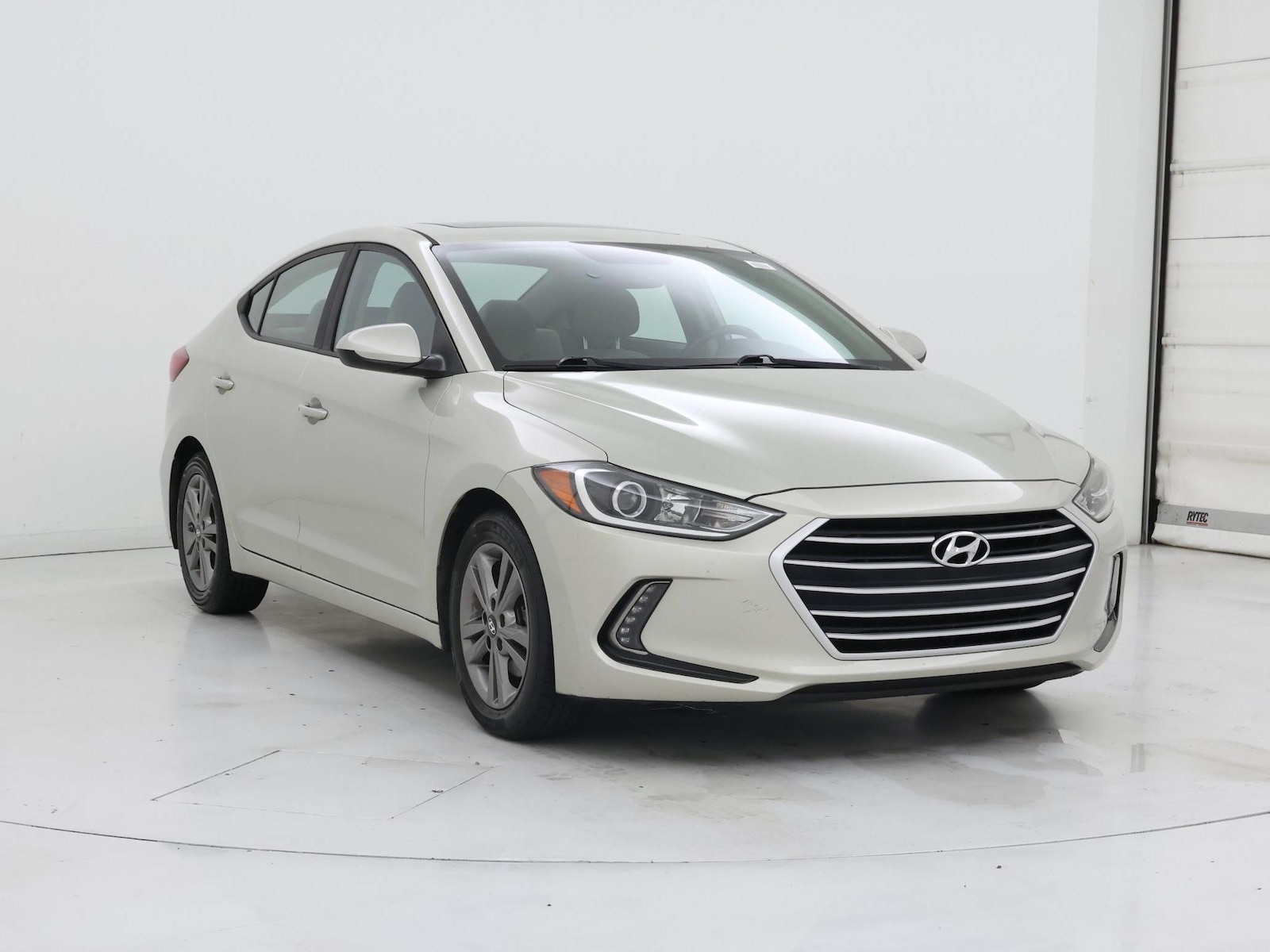 2017 Hyundai Elantra Value Edition - Photo 2