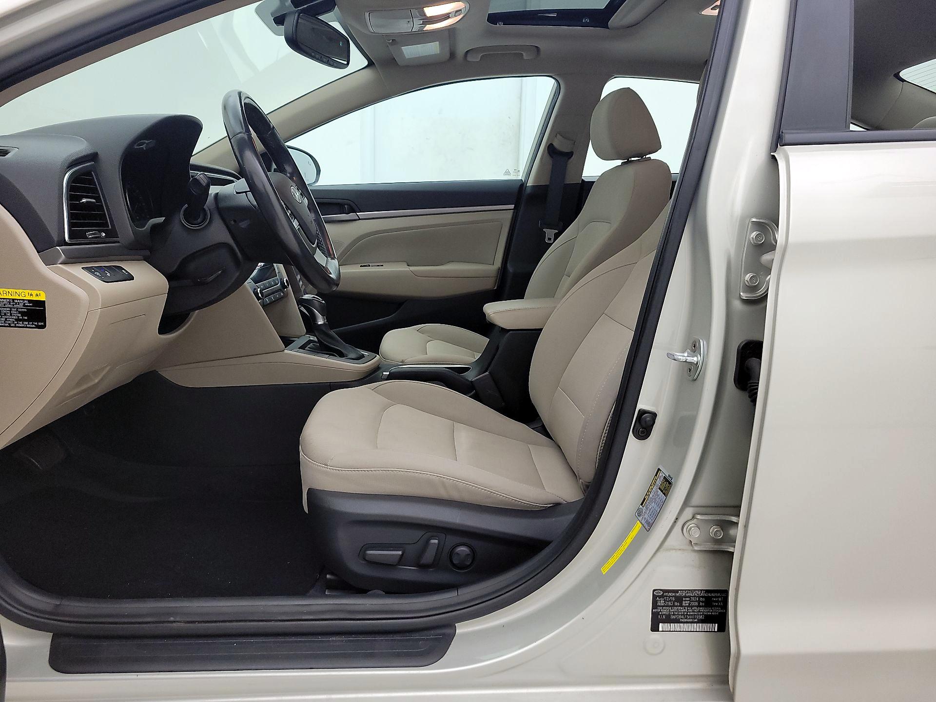Thumbnail: 2017 Hyundai Elantra - 11