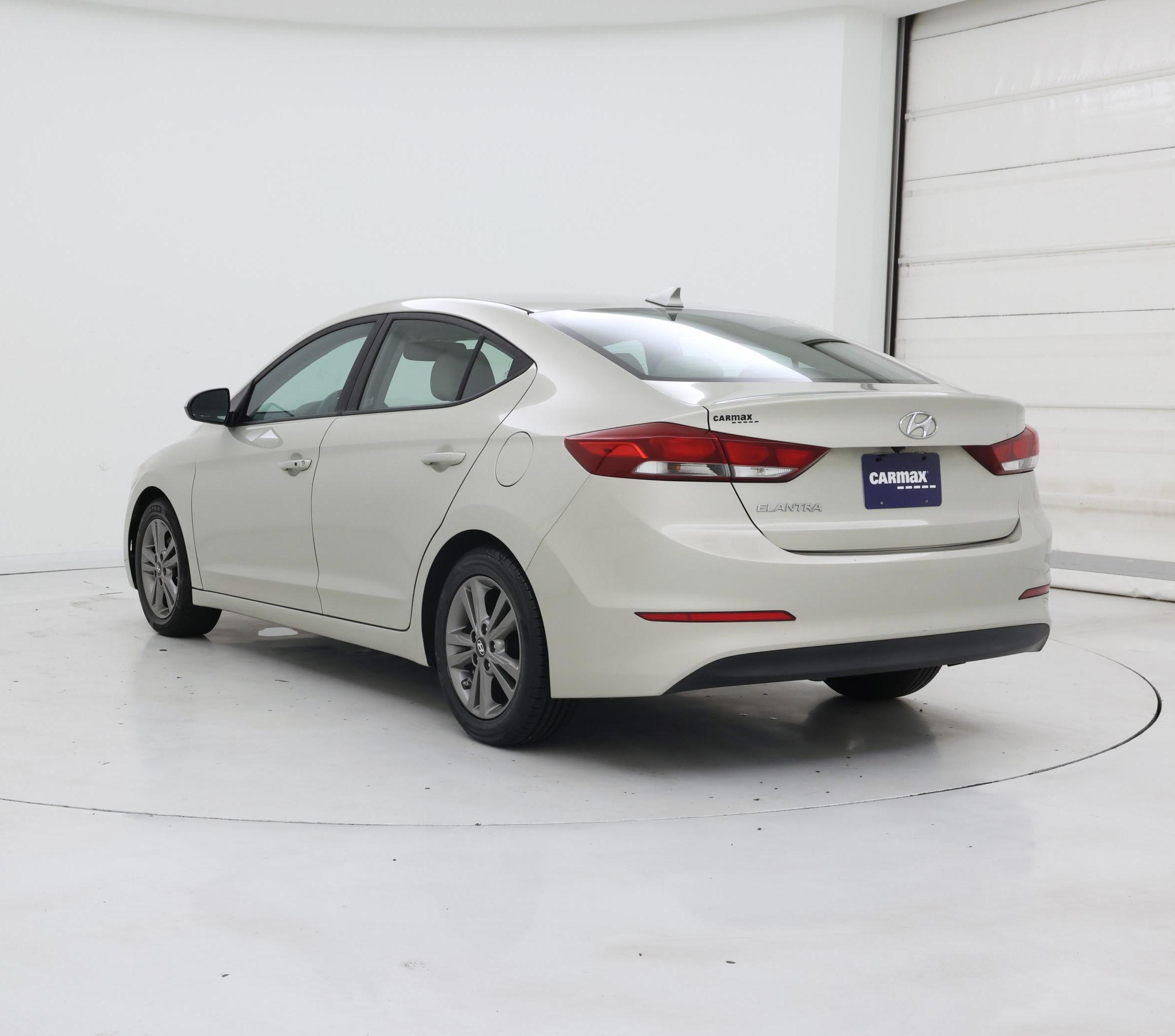 Thumbnail: 2017 Hyundai Elantra - 2