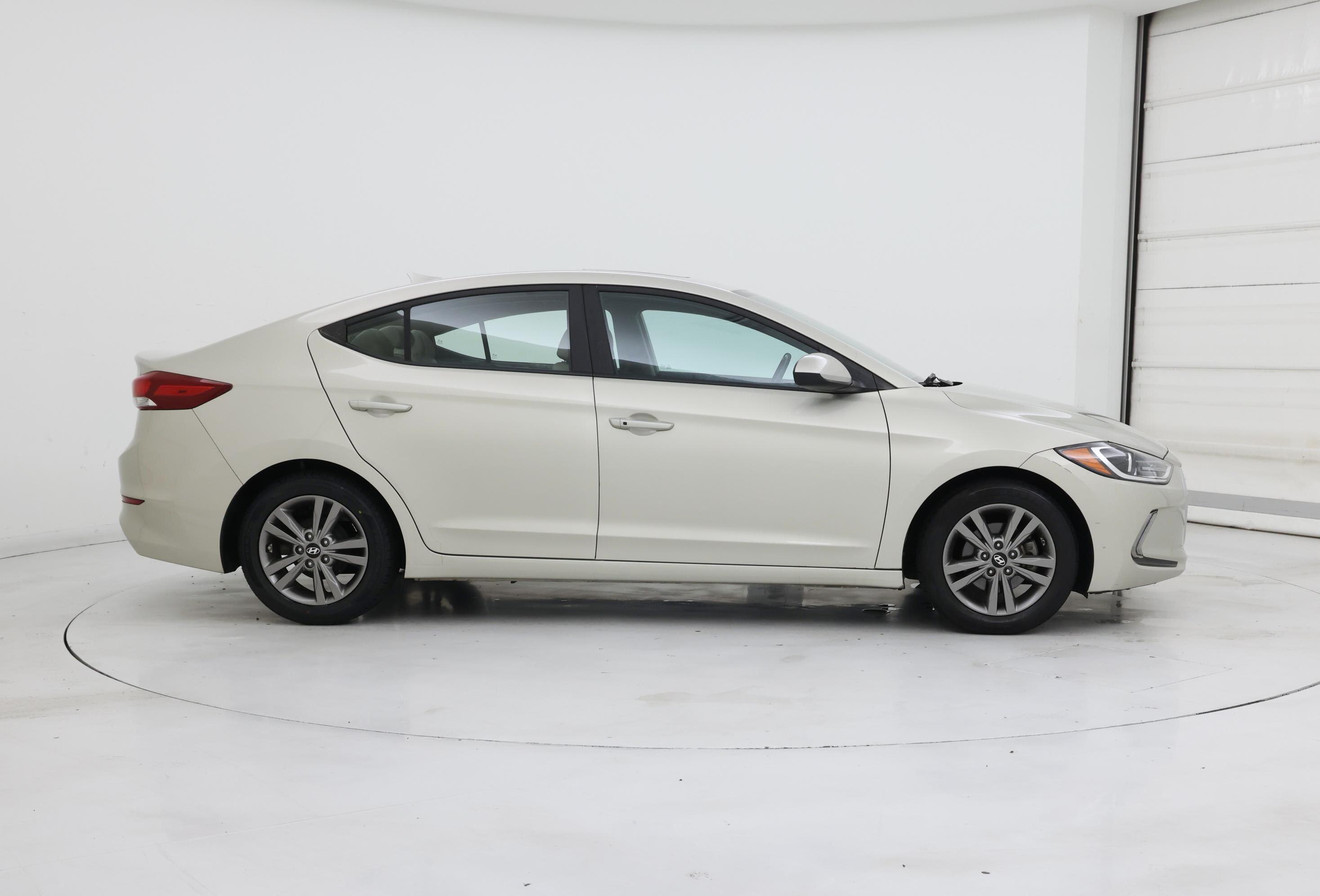 Thumbnail: 2017 Hyundai Elantra - 7