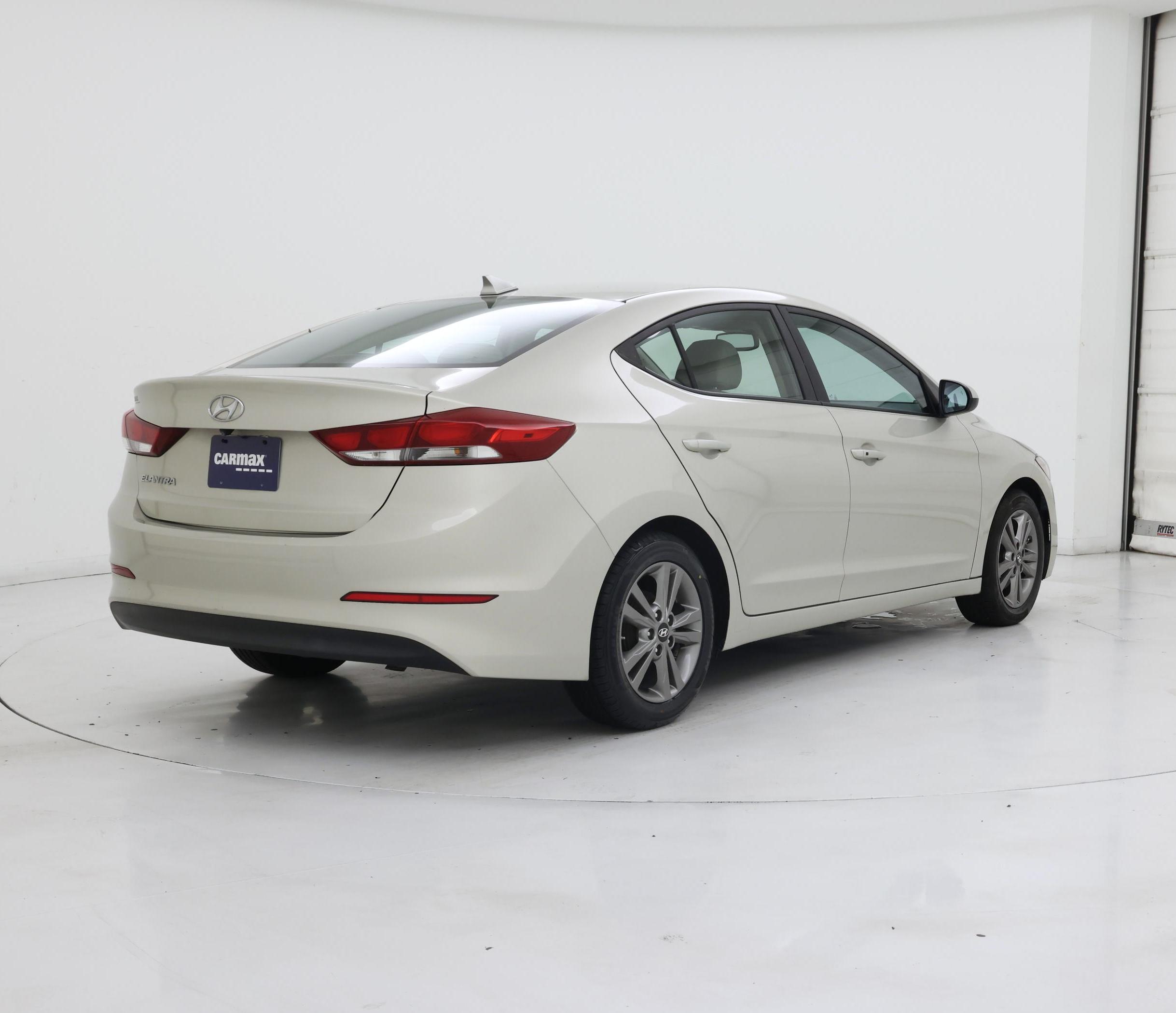 Thumbnail: 2017 Hyundai Elantra - 8