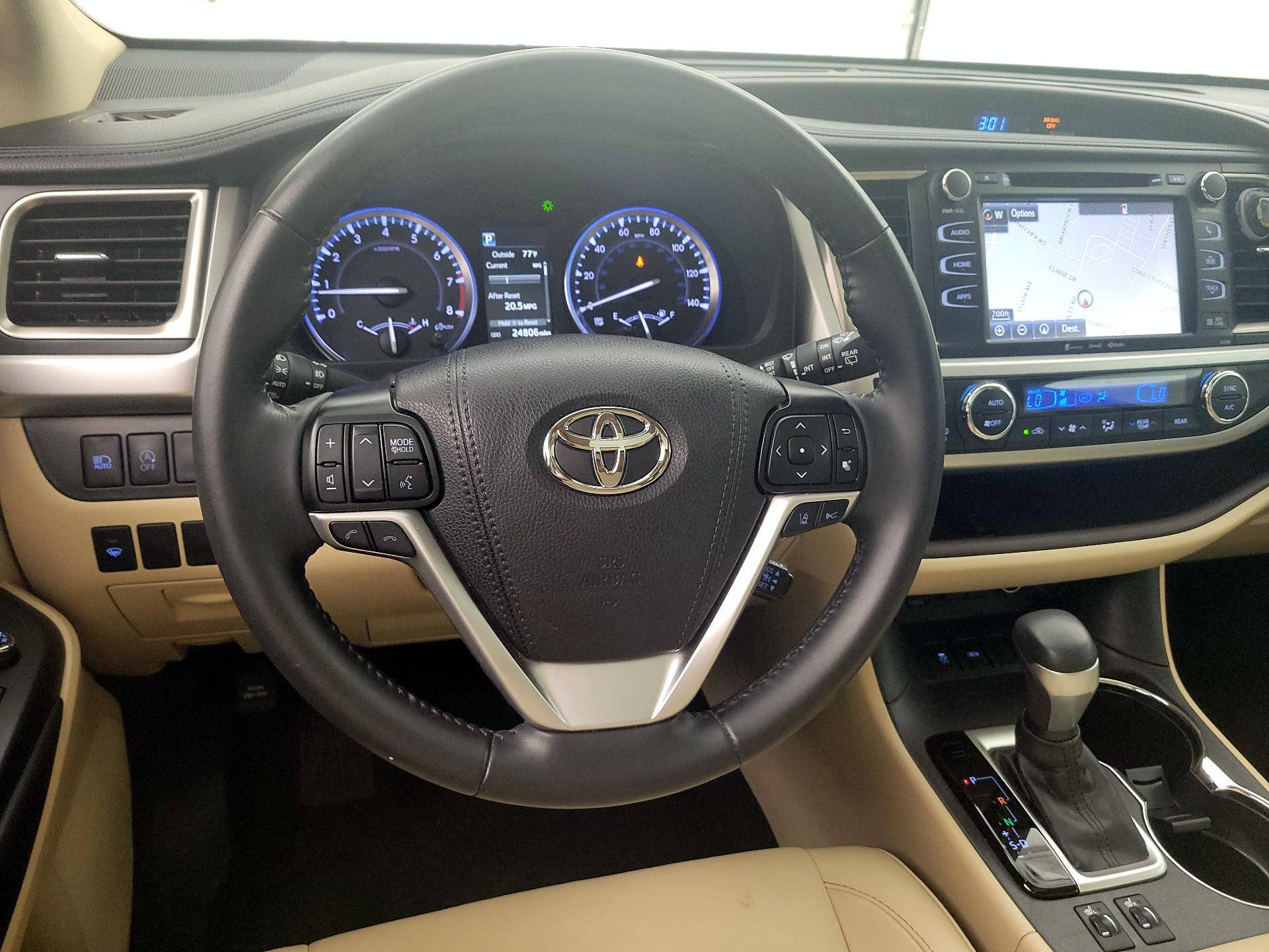 Thumbnail: 2019 Toyota Highlander - 10