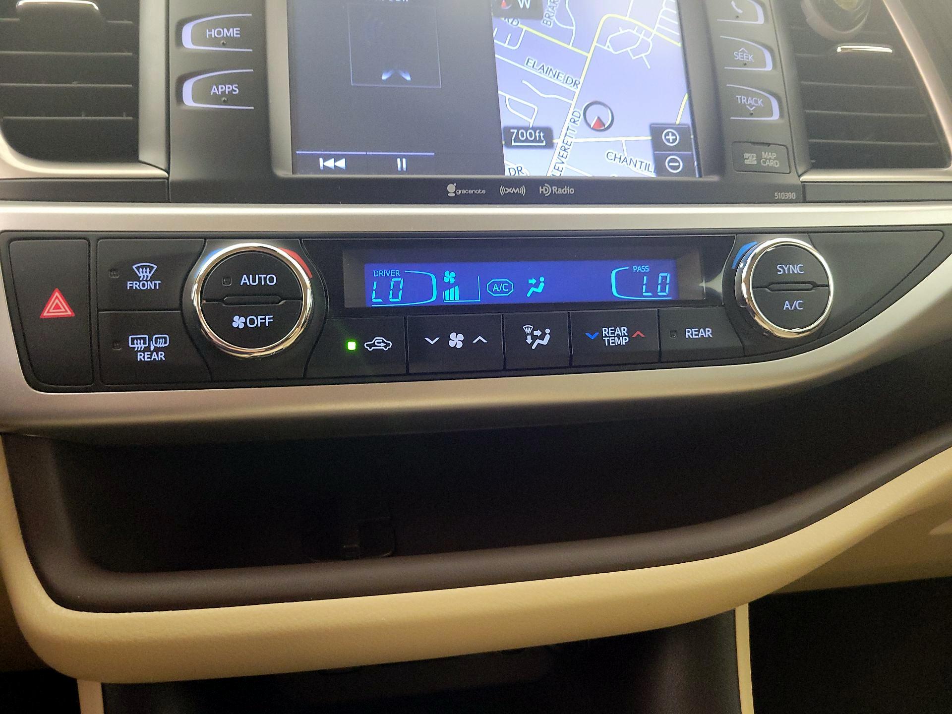 Thumbnail: 2019 Toyota Highlander - 17