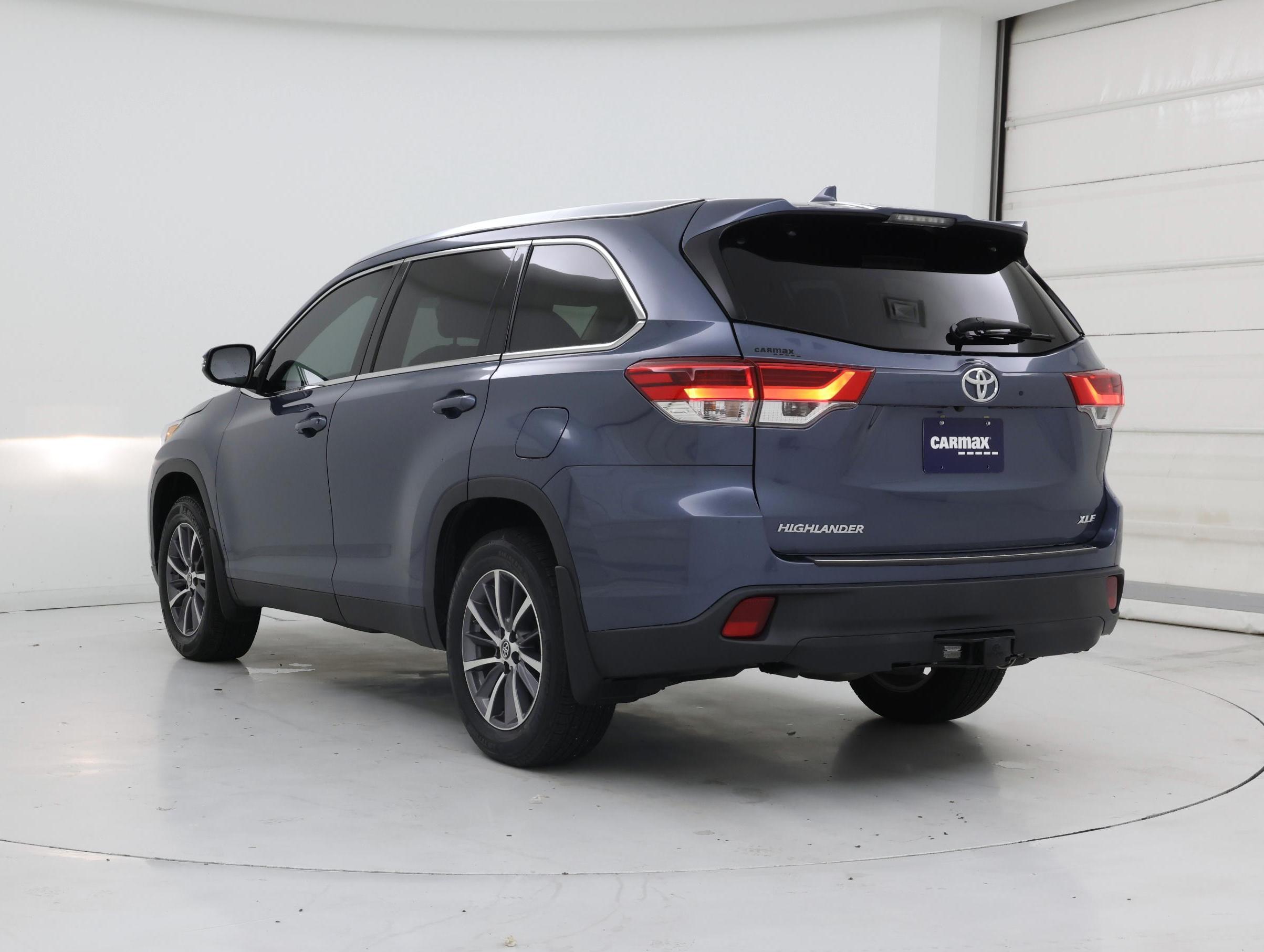 Thumbnail: 2019 Toyota Highlander - 2