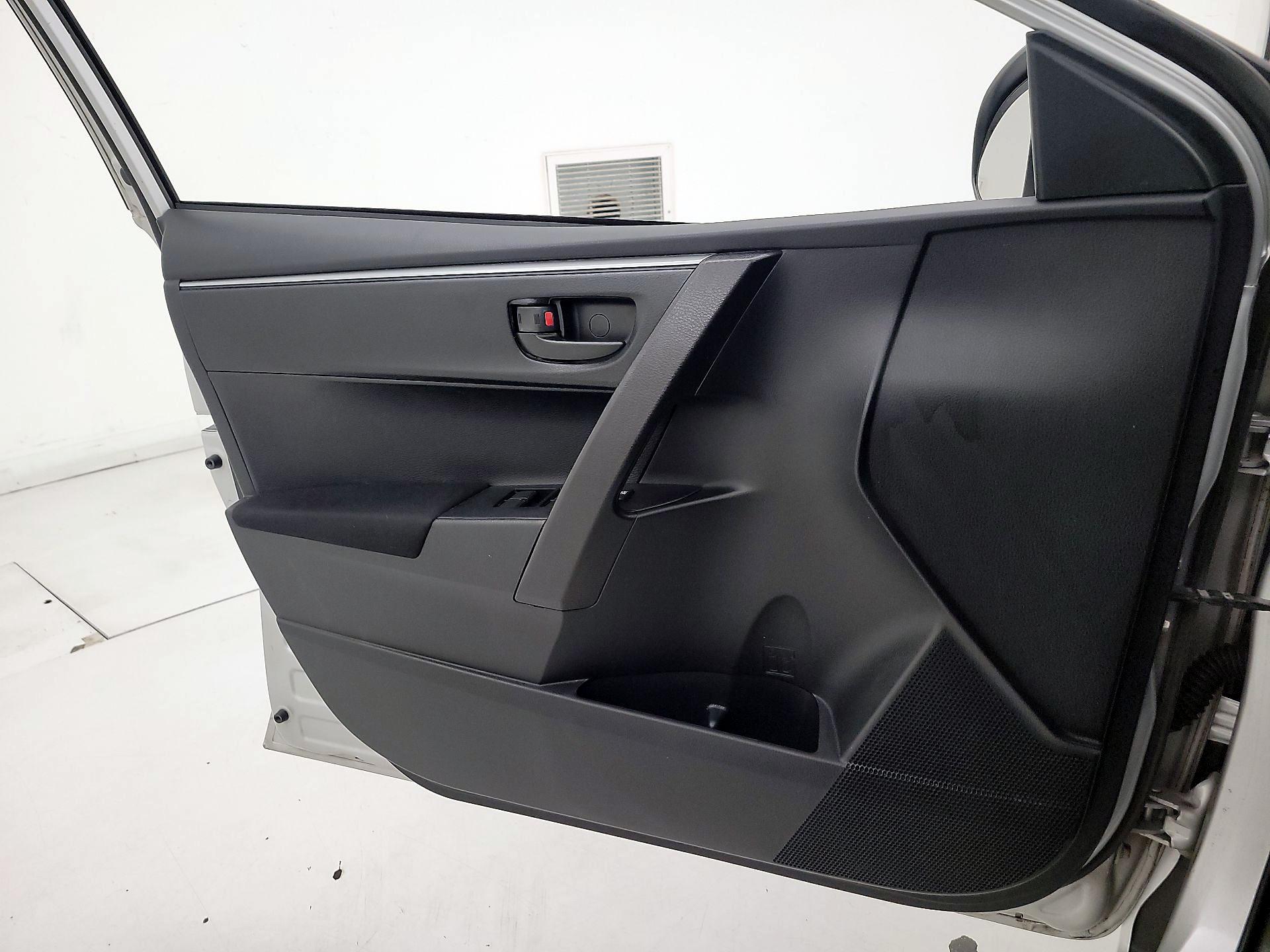 Thumbnail: 2015 Toyota Corolla - 12