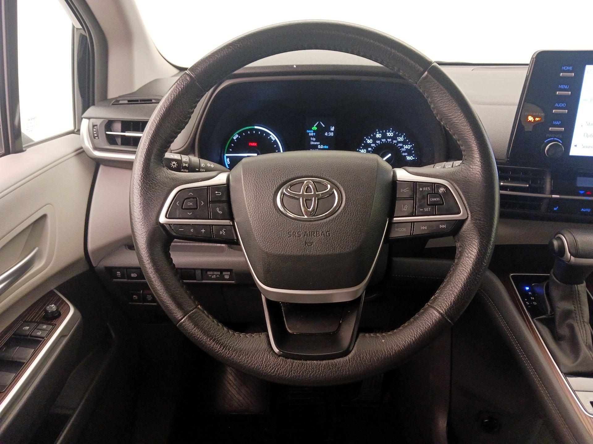 Thumbnail: 2024 Toyota Sienna - 10