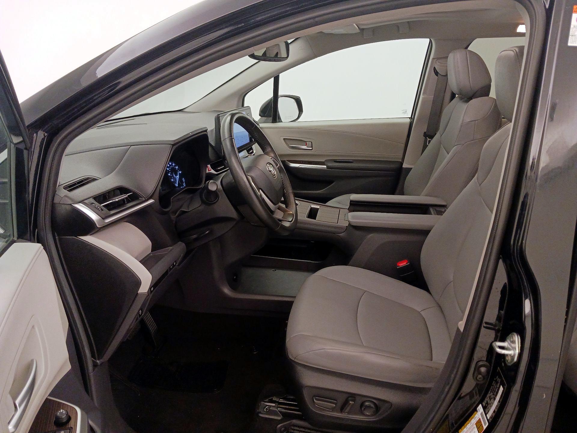 Thumbnail: 2024 Toyota Sienna - 11