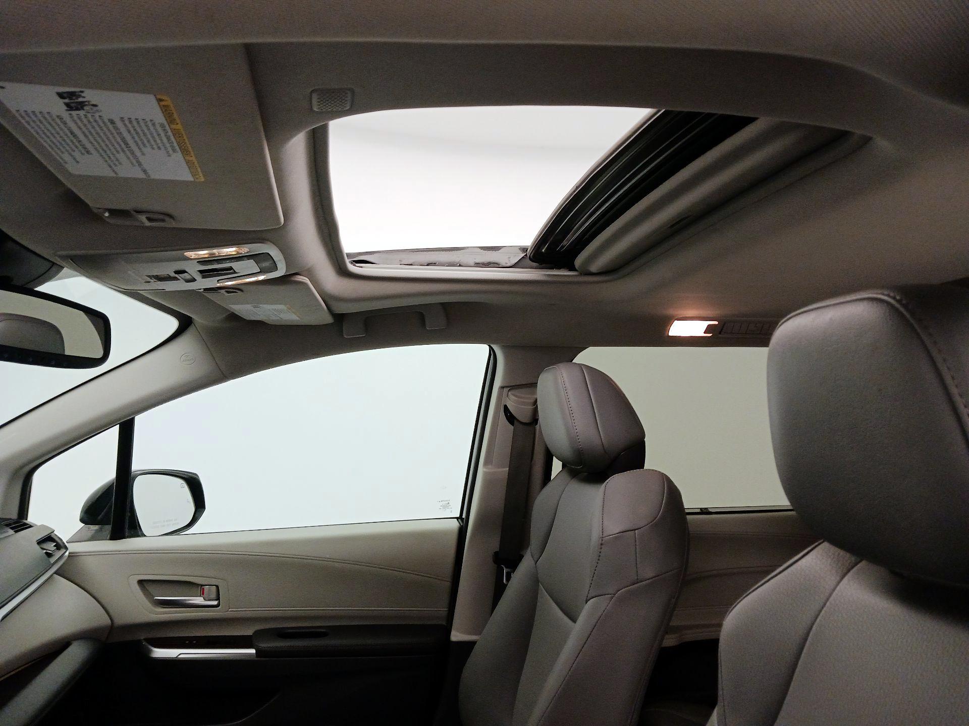 Thumbnail: 2024 Toyota Sienna - 19