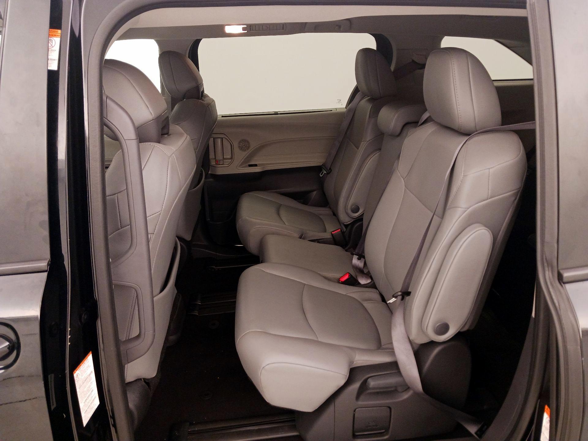 Thumbnail: 2024 Toyota Sienna - 20