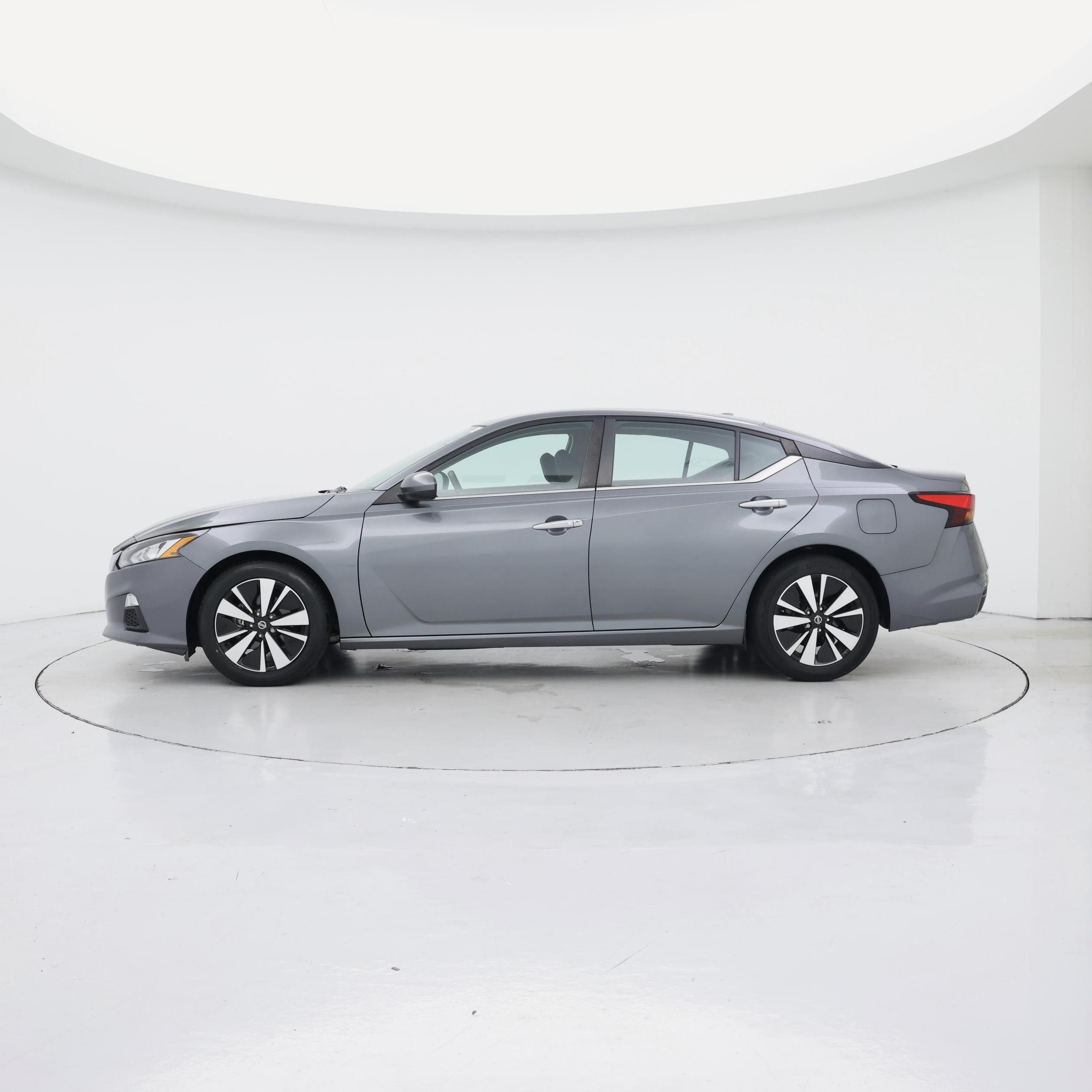 Thumbnail: 2022 Nissan Altima - 3