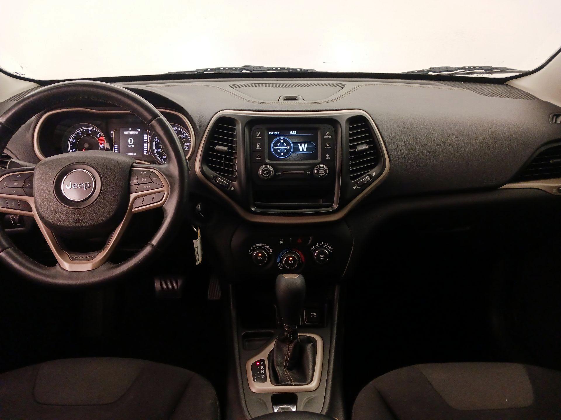 Thumbnail: 2017 Jeep Cherokee - 9