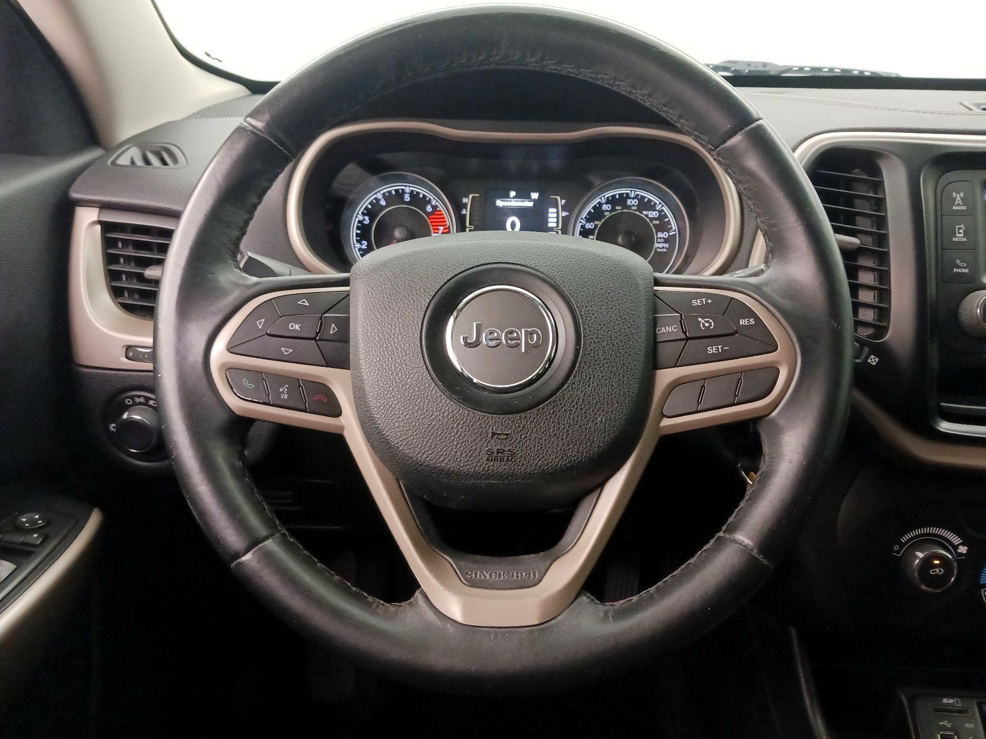 Thumbnail: 2017 Jeep Cherokee - 10