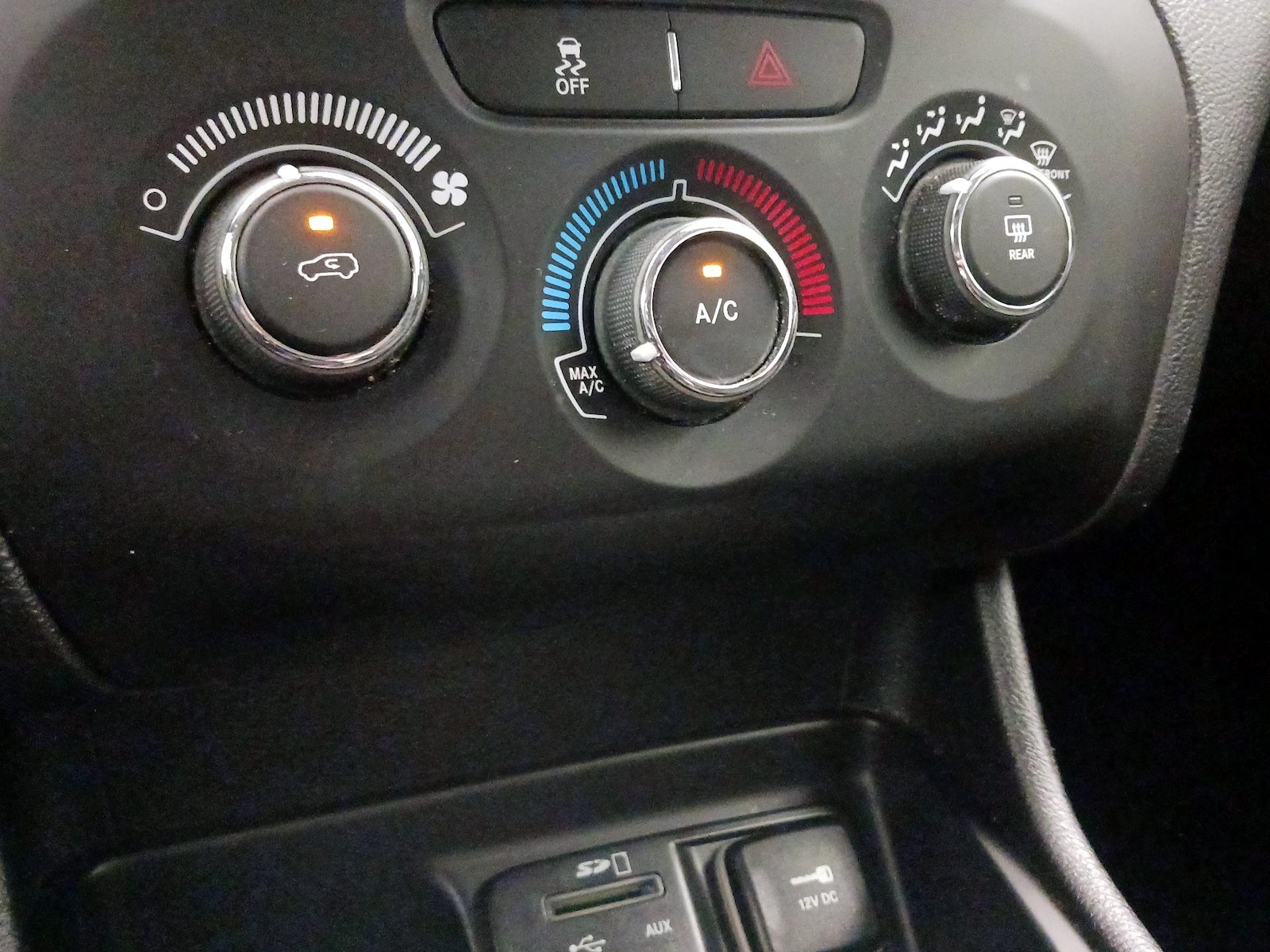 2017 Jeep Cherokee Sport Altitude - Photo 16
