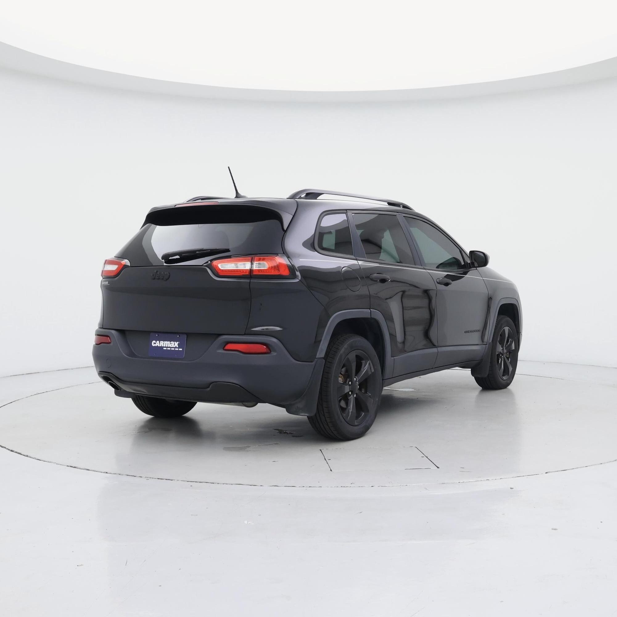 Thumbnail: 2017 Jeep Cherokee - 8