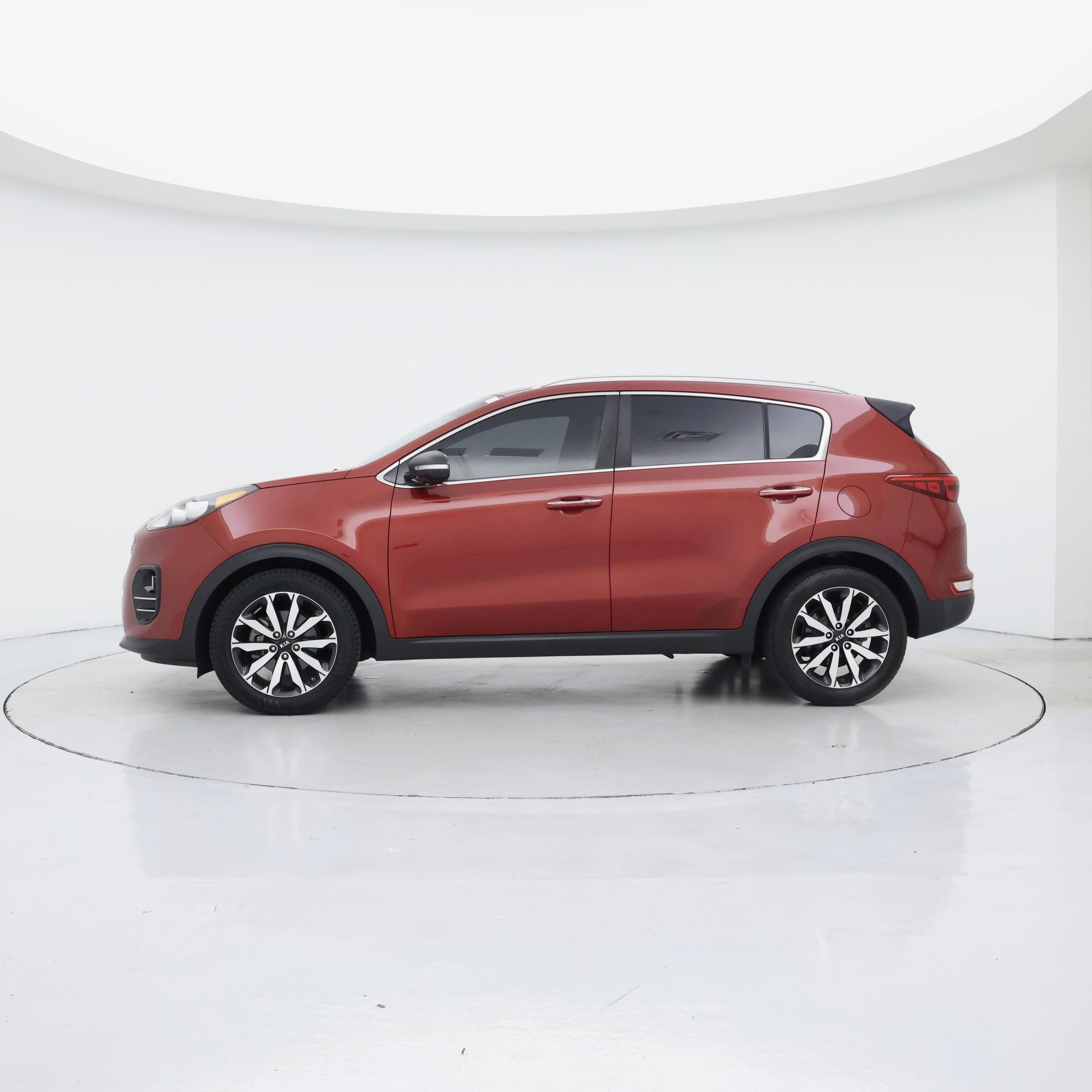 Thumbnail: 2019 Kia Sportage - 3