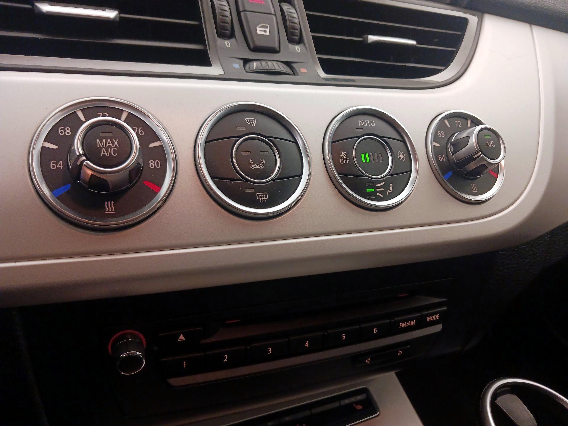 Thumbnail: 2015 BMW Z4 - 16