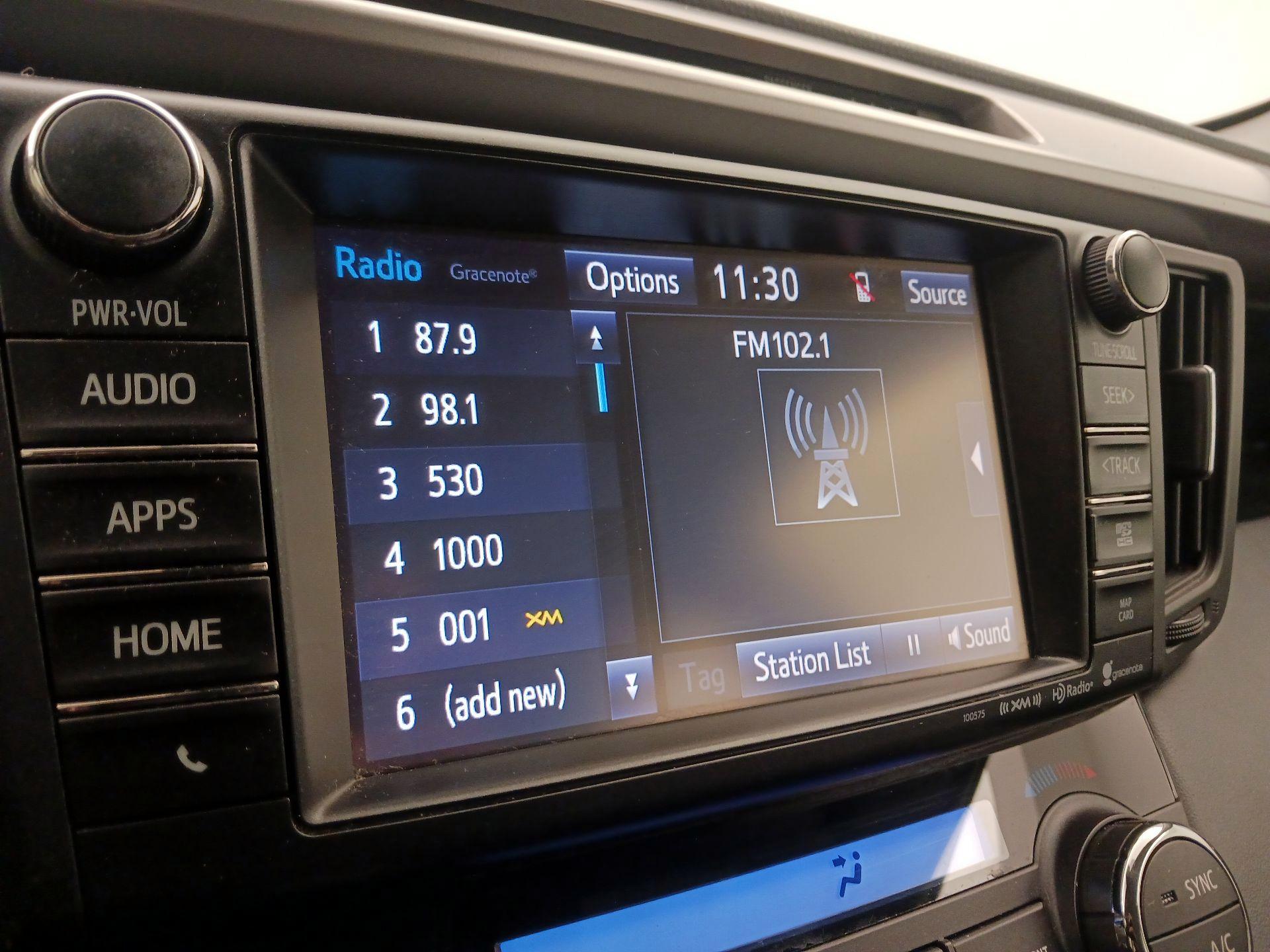 Thumbnail: 2018 Toyota RAV4 - 15