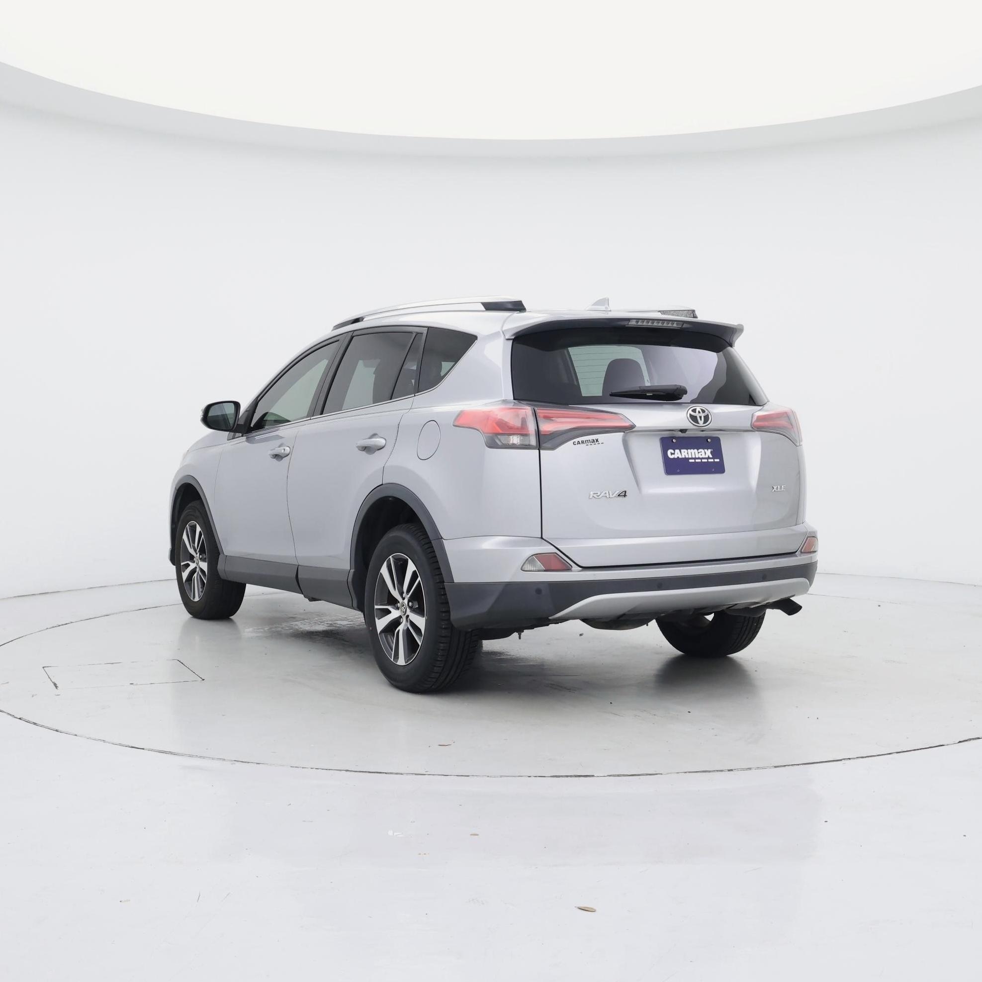 Thumbnail: 2018 Toyota RAV4 - 2
