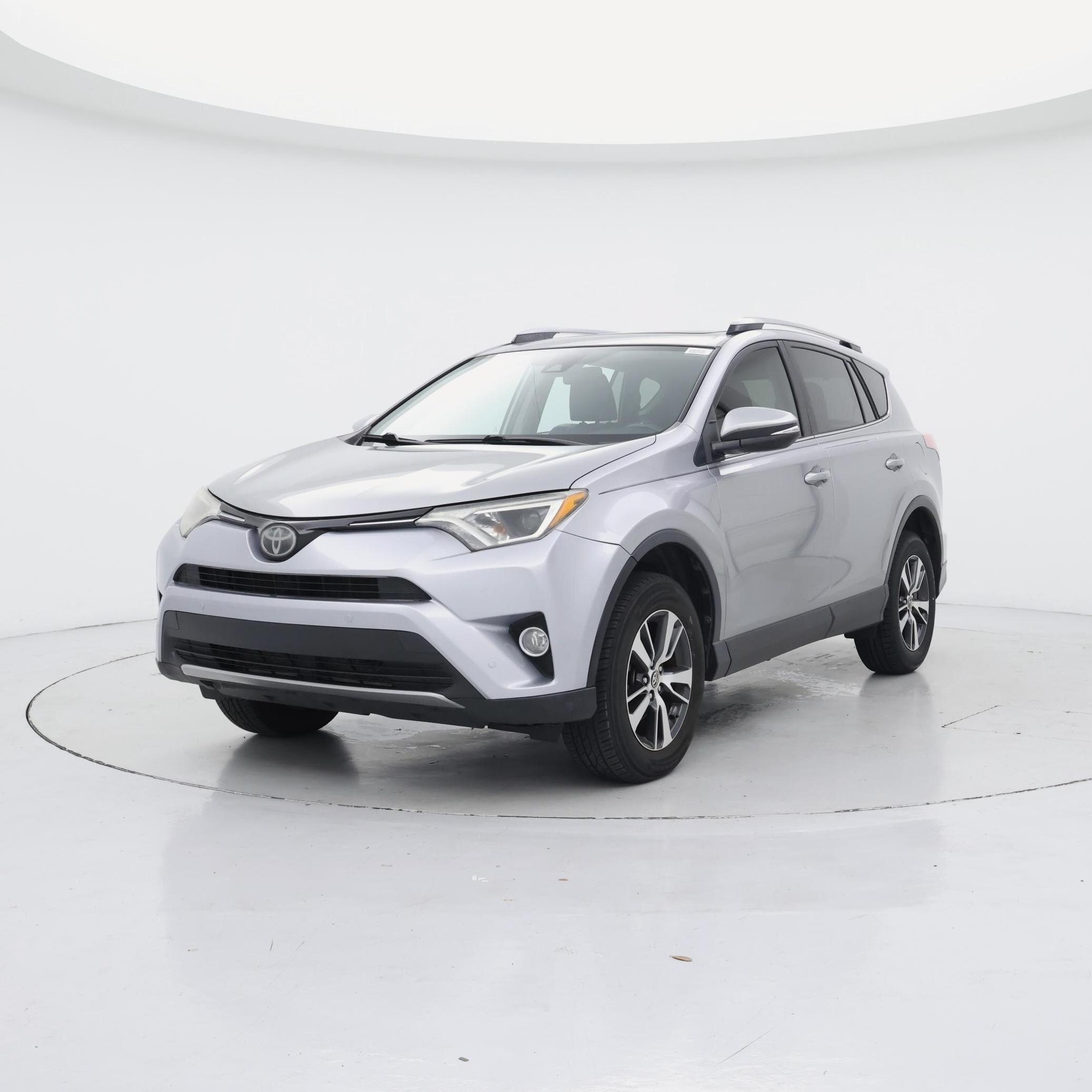 Thumbnail: 2018 Toyota RAV4 - 4
