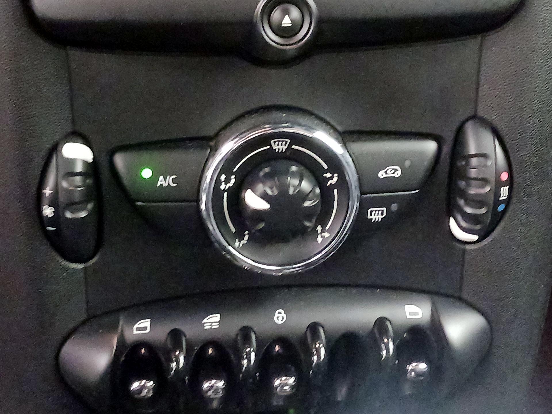 Thumbnail: 2015 MINI Cooper - 14